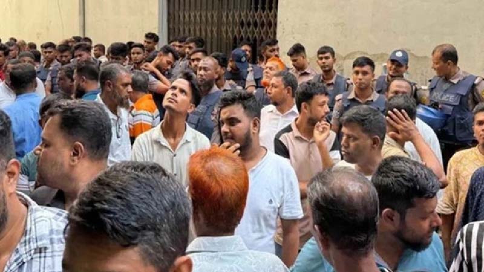 জাসদ কার্যালয় থেকে আটক ২৪৯ জনকে ছেড়ে দিয়েছে পুলিশ