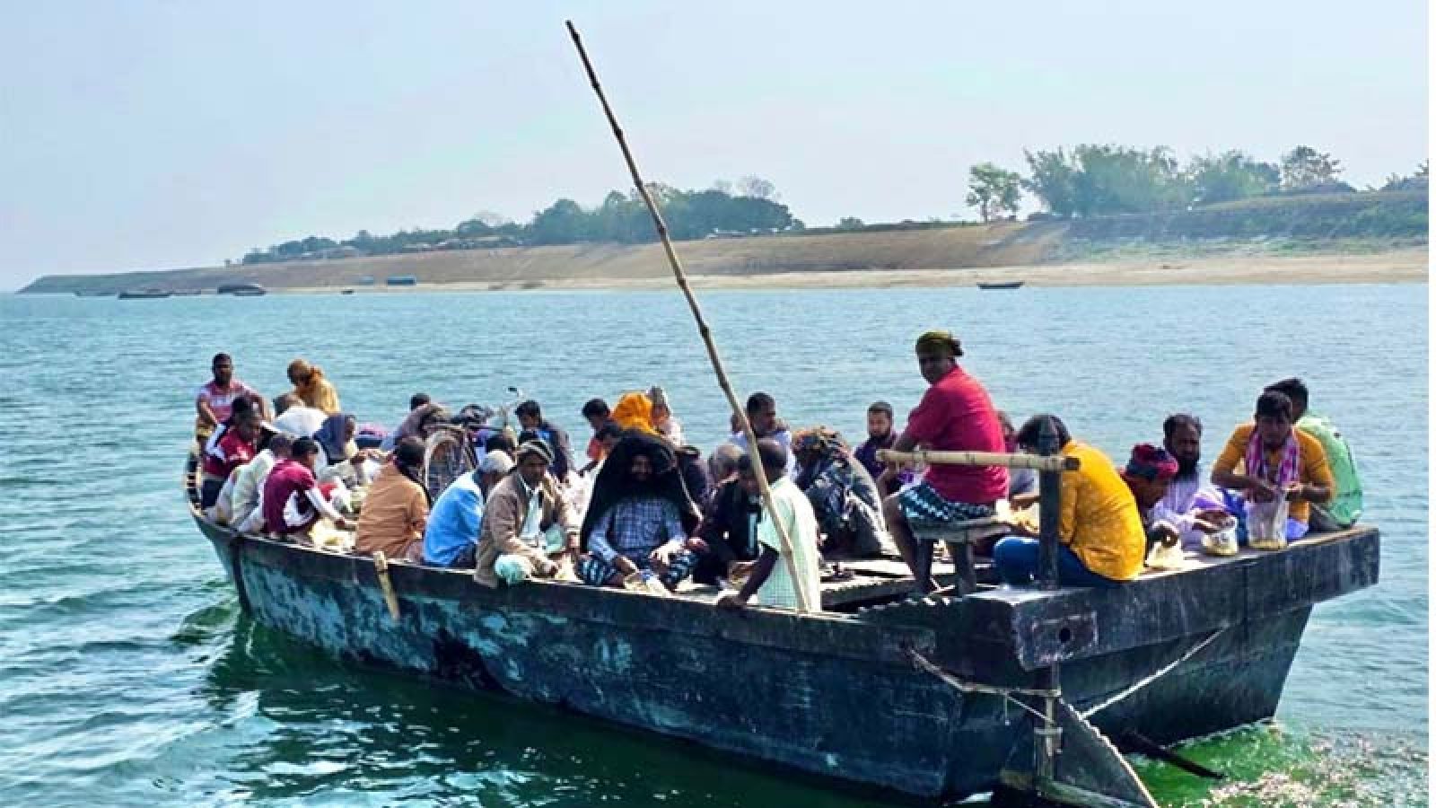খেয়াঘাটের ইজারা স্থায়ীভাবে বাতিলের দাবি চরের মানুষের