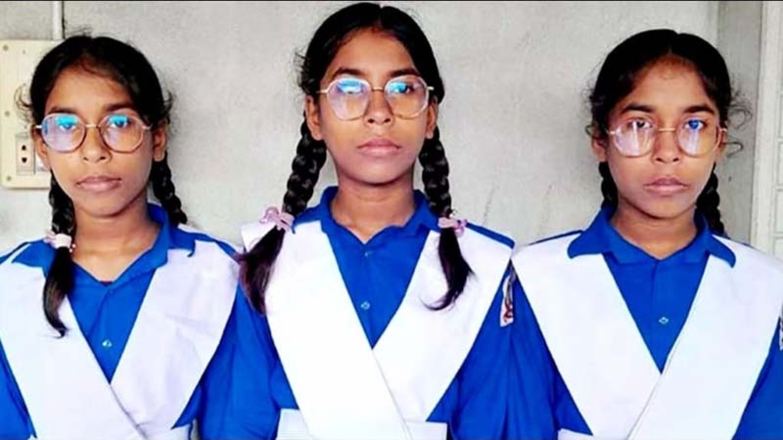 বড়াইগ্রামে একই সঙ্গে বৃত্তি পেল তিন জমজ বোন