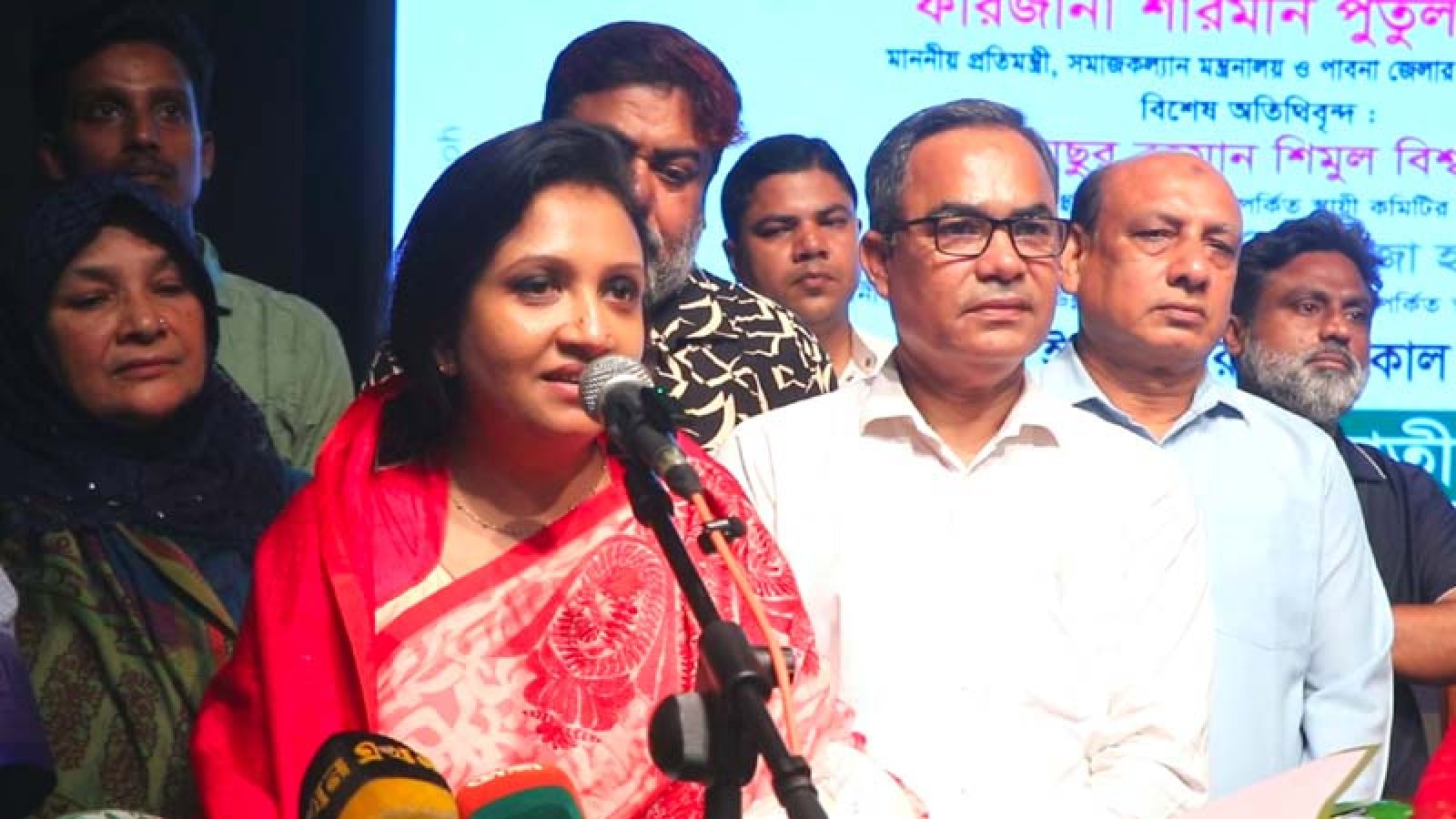ঐক্যবদ্ধ থাকলে ফ্যাসিবাদী শক্তি মাথা তুলে দাঁড়াতে পারবে না: প্রতিমন্ত্রী পুতুল