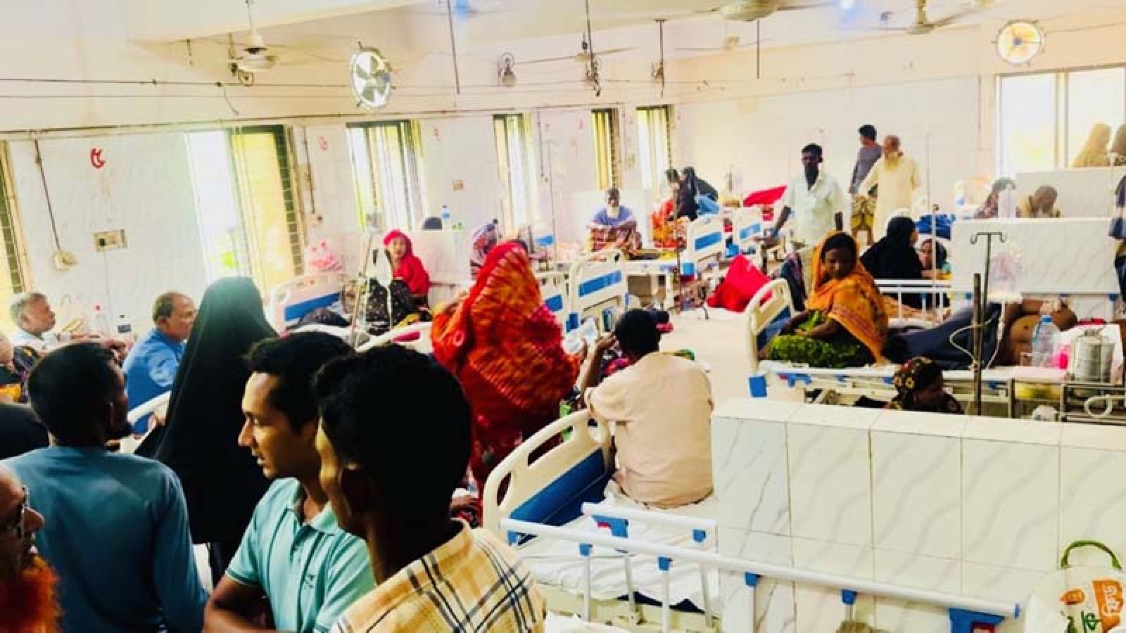 সিংড়ায় চাল-পানি খেয়ে হাসপাতালে ভর্তি ৮ ধানকাটা শ্রমিক