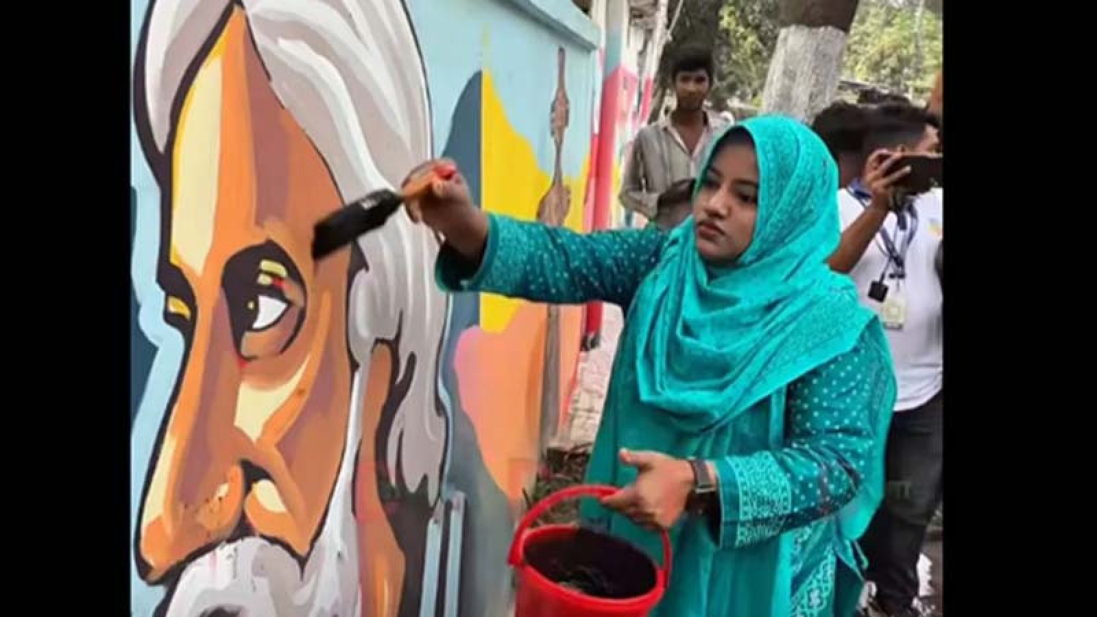 রবীন্দ্রনাথ ঠাকুরের ছবিতে কালি: পূজার আগে উসকানির আশঙ্কা করছে পুলিশ