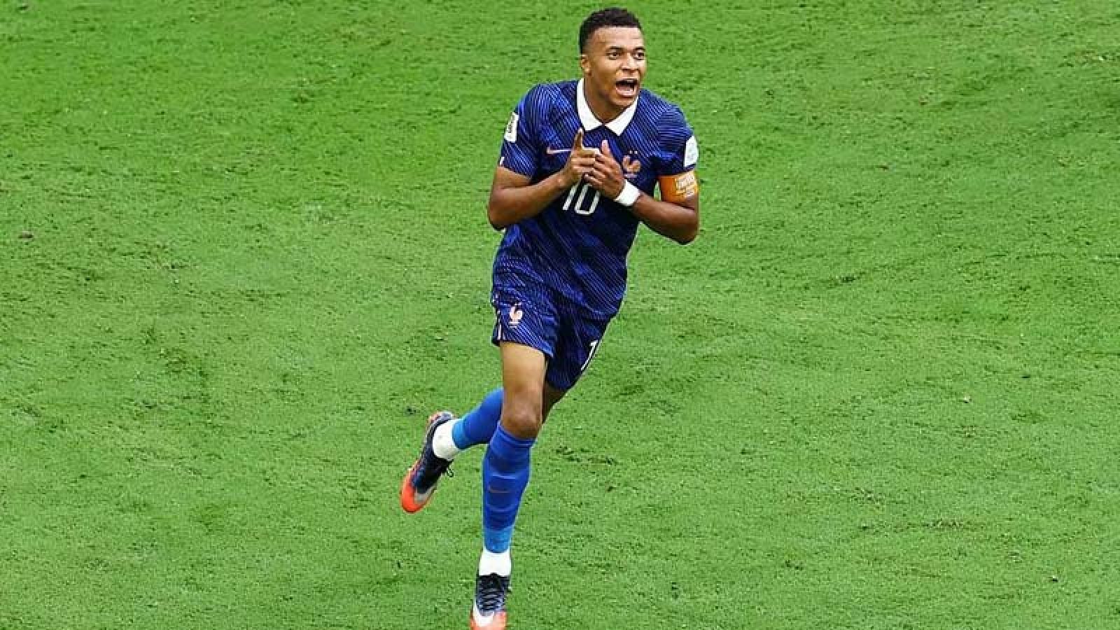 আবার গোল্ডেন বুট জিতে এমবাপের অনন্য কীর্তি