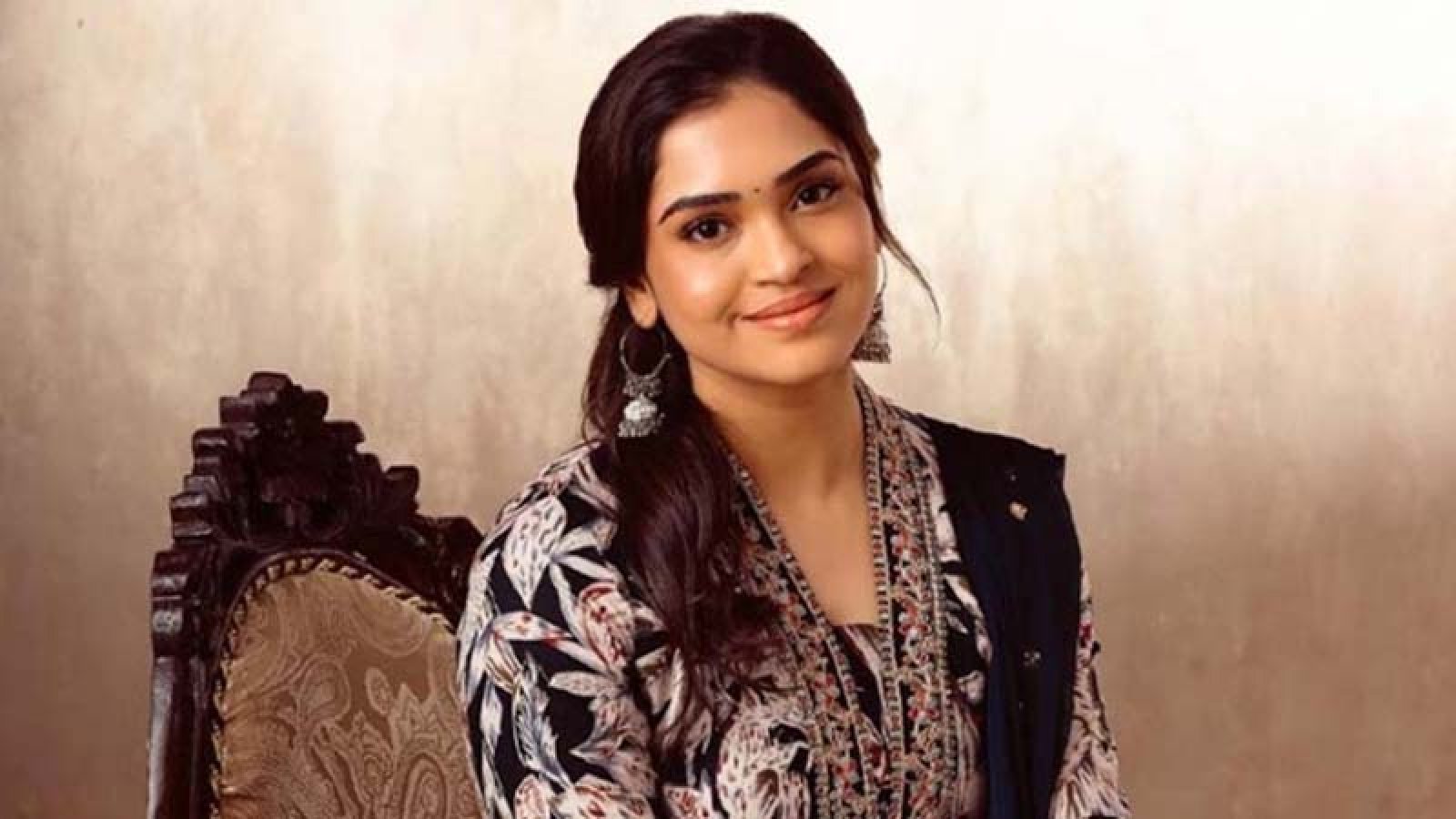 চাঁদাবাজির অভিযোগে অভিনেত্রী গ্রেপ্তার