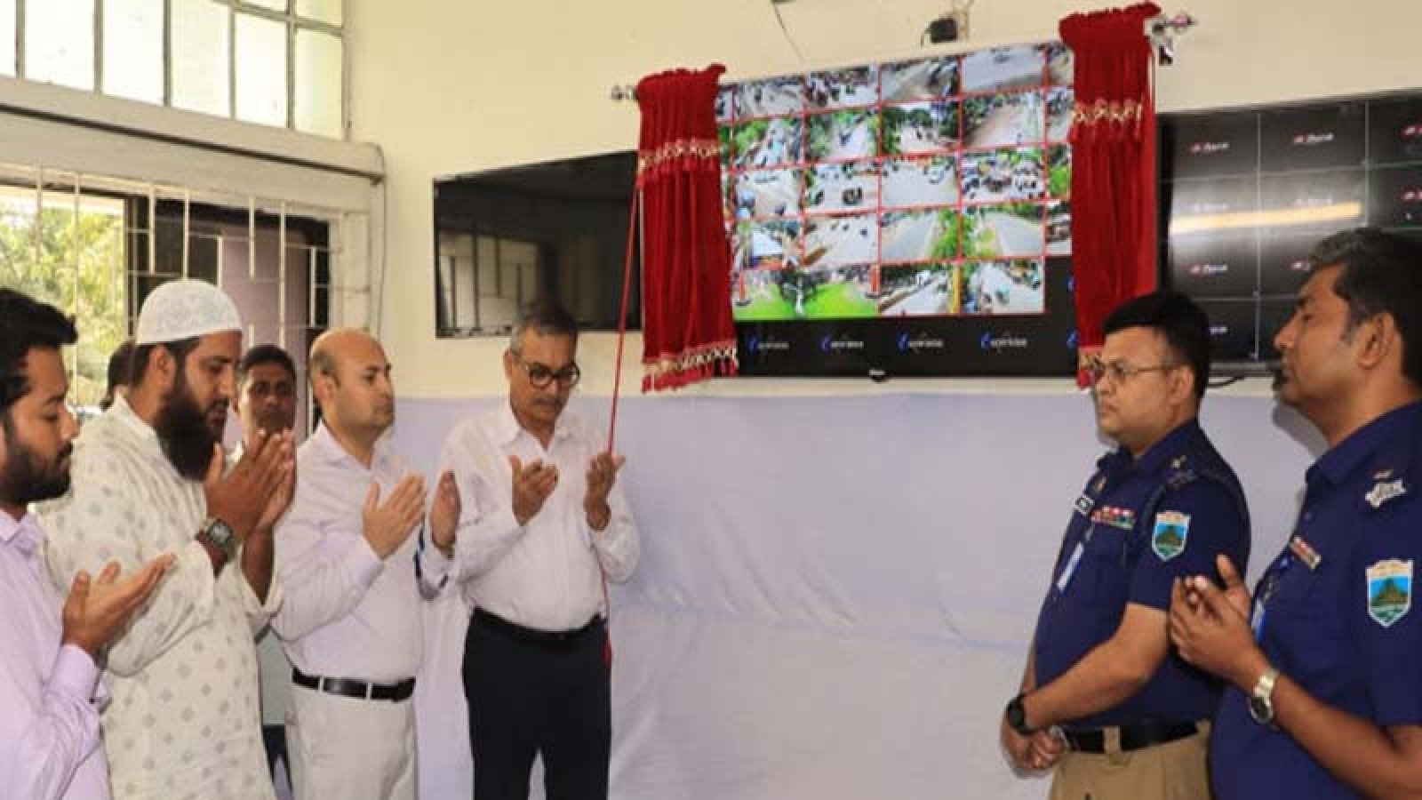 অপরাধ দমনে চাঁপাইনবাবগঞ্জে বসানো হলো ৩২ এআই-সক্ষম ক্যামেরা