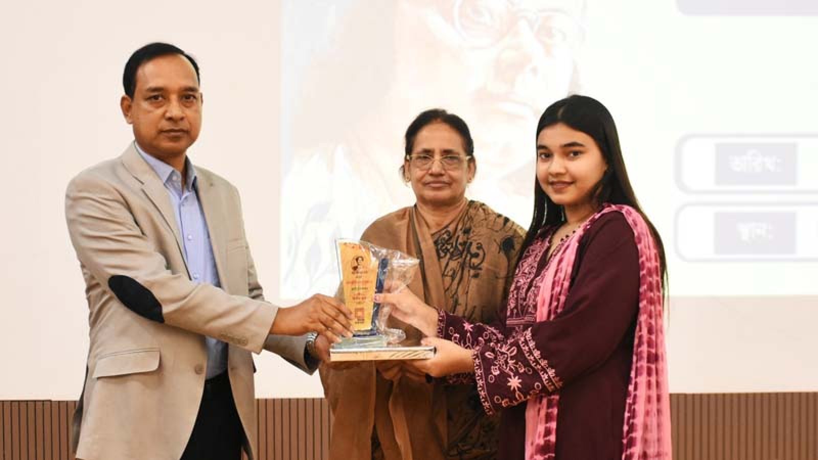 বরেন্দ্র বিশ্ববিদ্যালয়ে নজরুল বর্ষ উপলক্ষে আলোচনা সভা ও সাংস্কৃতিক অনুষ্ঠান