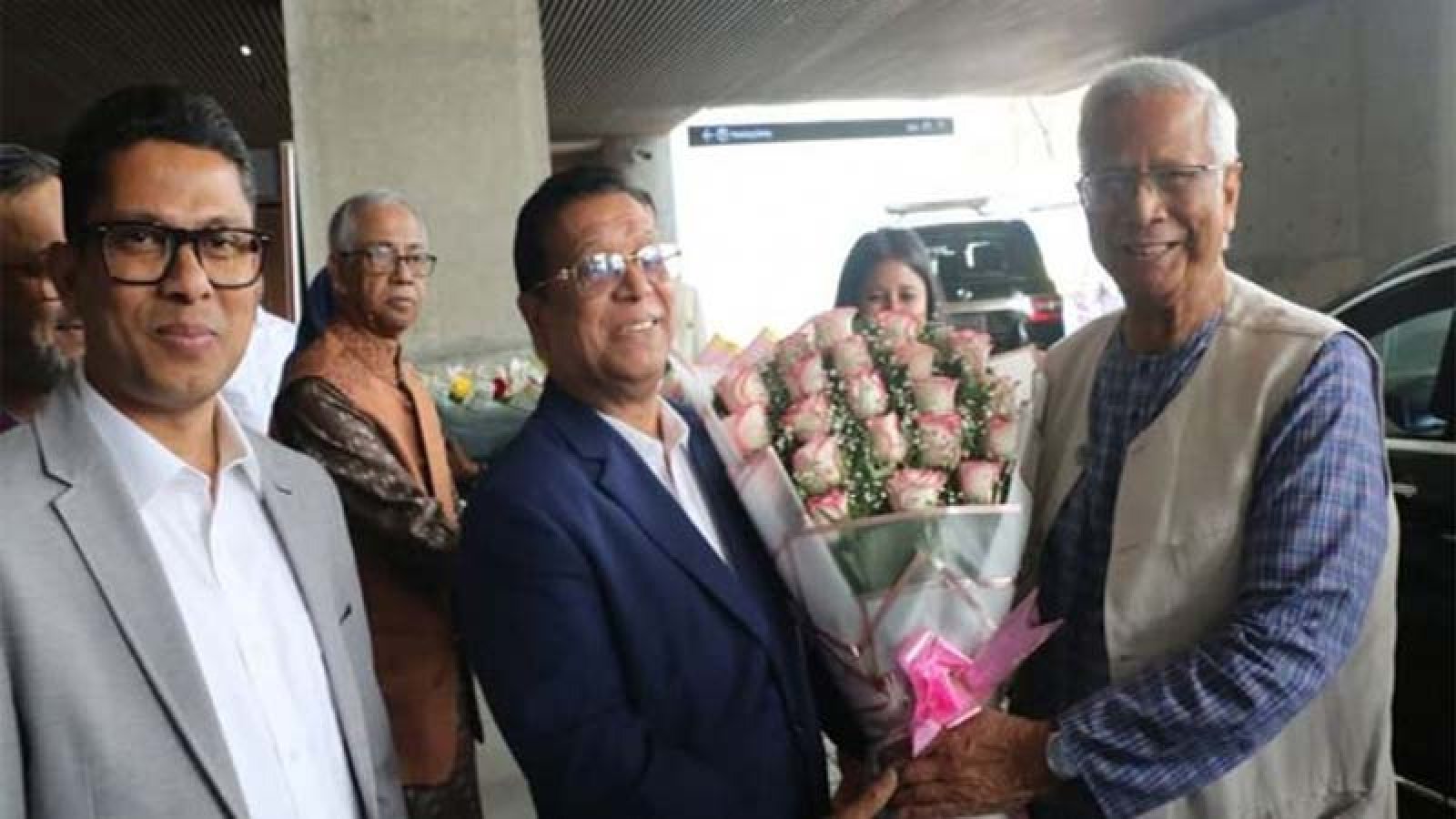 ১৮ মাস পর নিজ দায়িত্বে ফিরলেন ড. ইউনূস