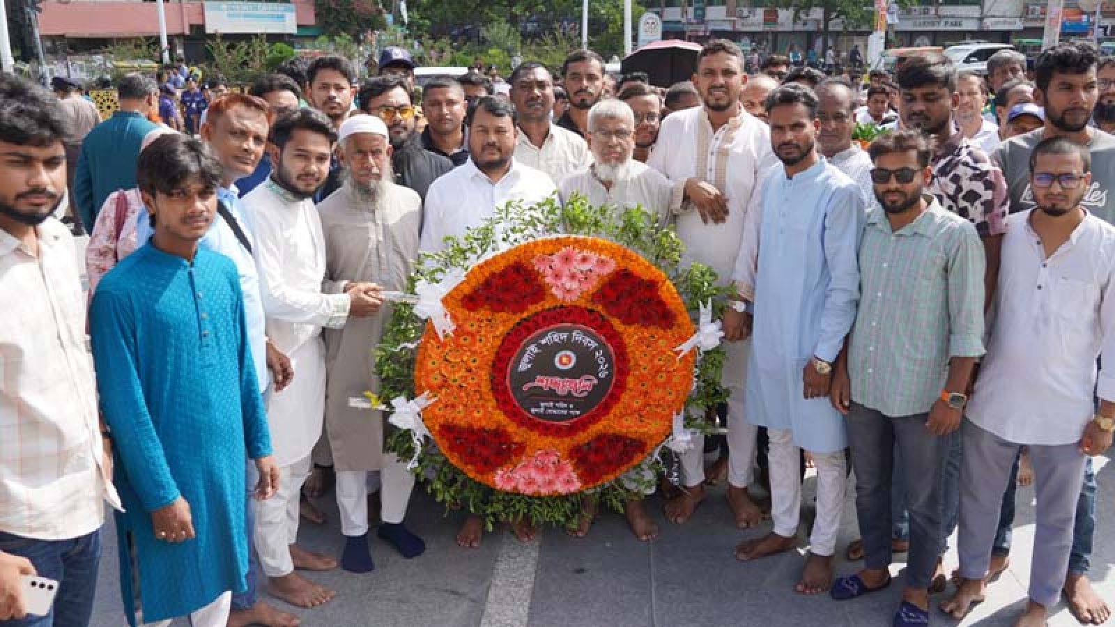 জুলাই শহিদ দিবসে শহিদ স্মৃতিস্তম্ভে রাসিক প্রশাসকের শ্রদ্ধা নিবেদন