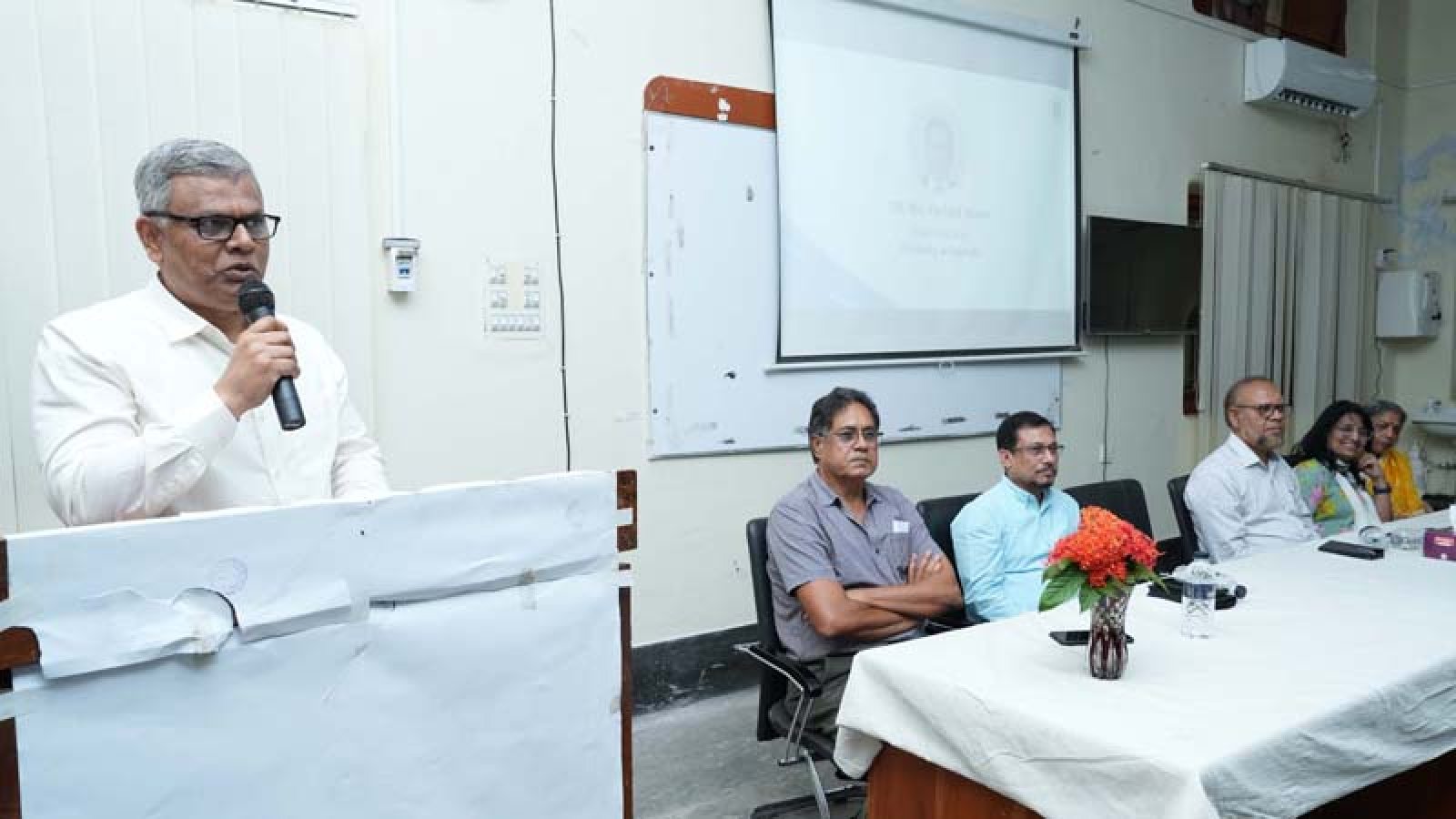 রাবি মনোবিজ্ঞান বিভাগে বৃত্তি প্রদান