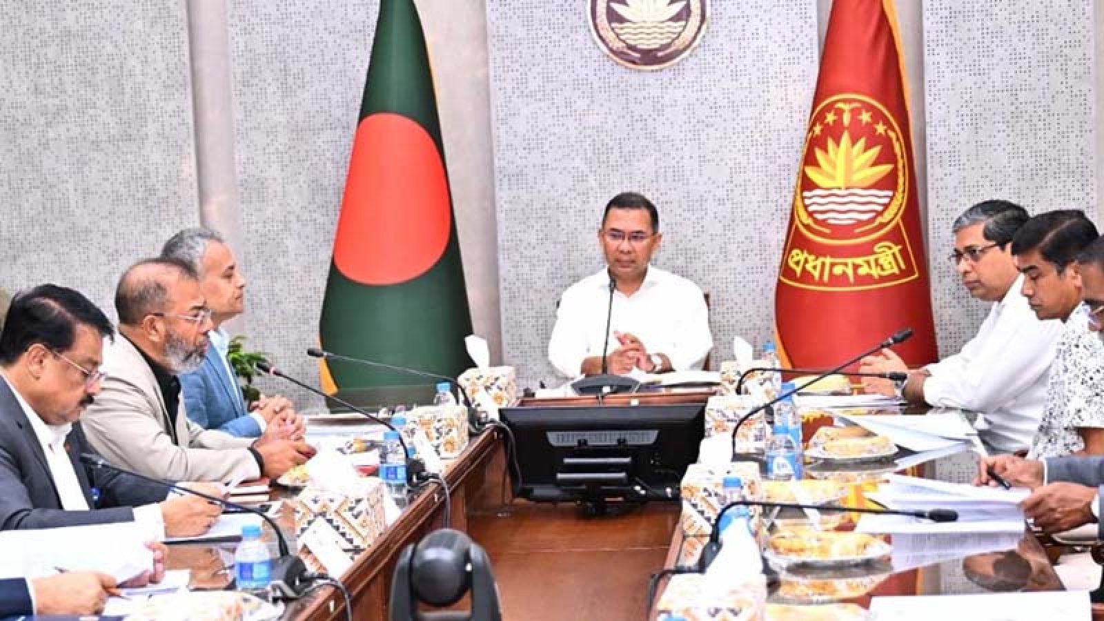 পলিথিন-প্লাস্টিক ব্যবহার বন্ধে কঠোর হওয়ার নির্দেশ প্রধানমন্ত্রীর