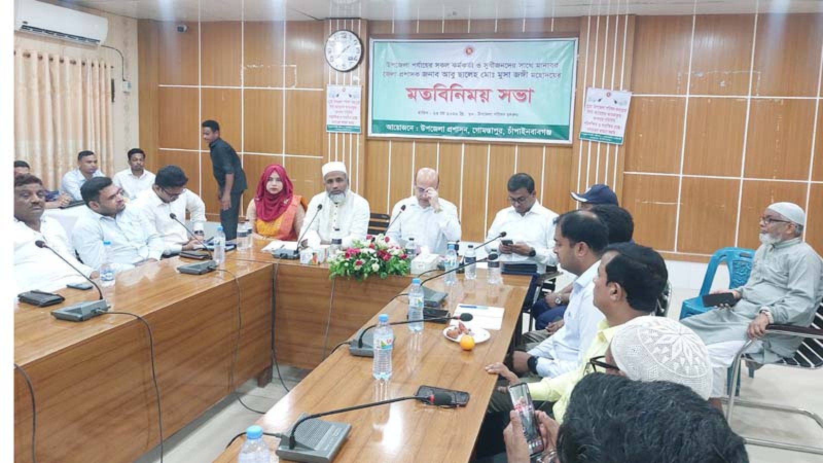 গোমস্তাপুরে জেলা প্রশাসকের মতবিনিময়