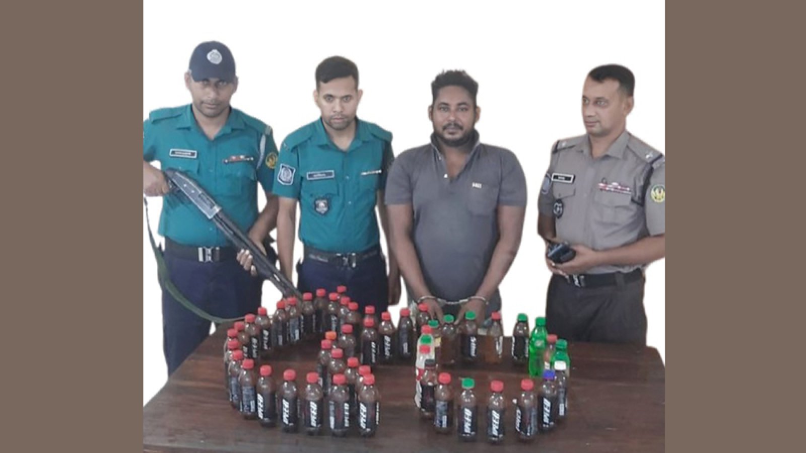 আরএমপি’র মাদকবিরোধী অভিযানে ৩ মাদক ব্যবসায়ী গ্রেপ্তার