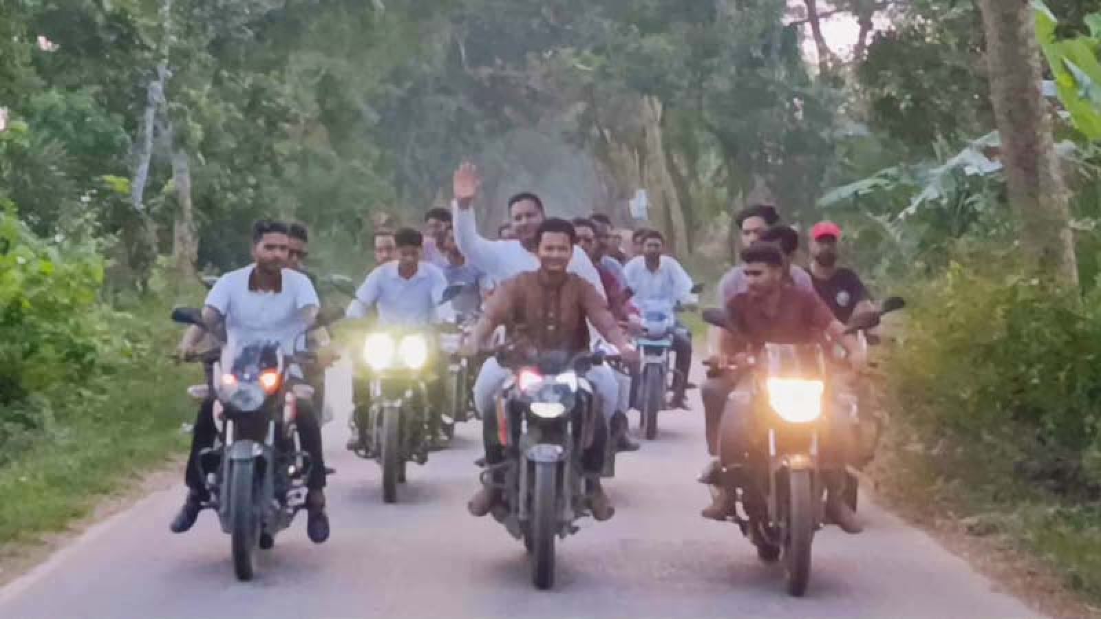 সিংড়ার ইটালী ইউনিয়ন চেয়ারম্যান প্রার্থী সবুজের মোটরসাইকেল শোভাযাত্রা