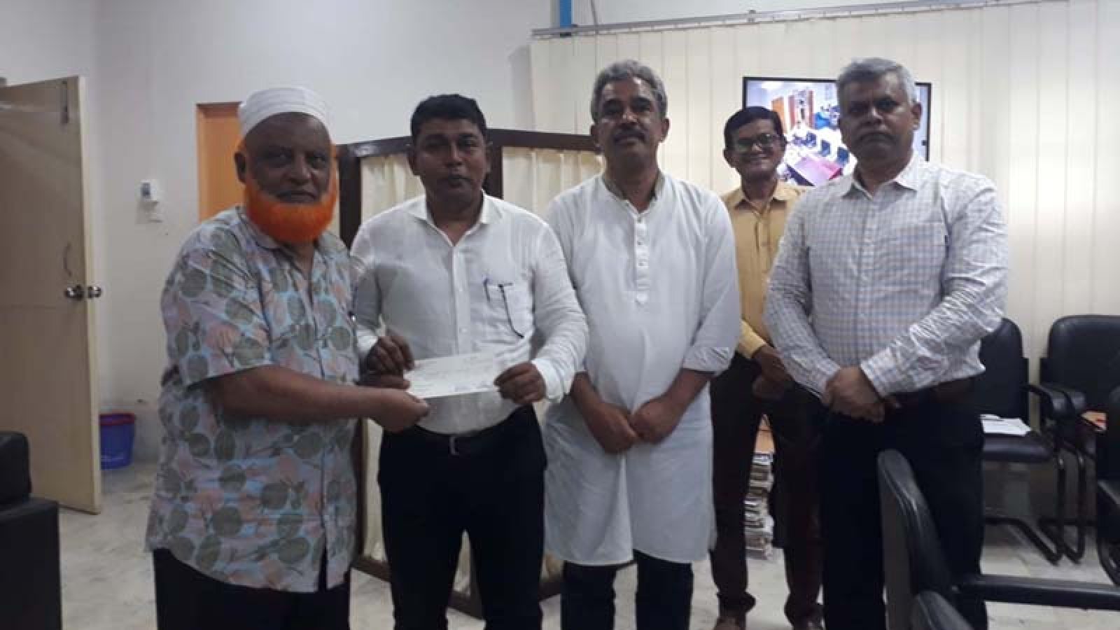 রাসিককে ৬০ লক্ষ টাকা কর দিলো রাবি