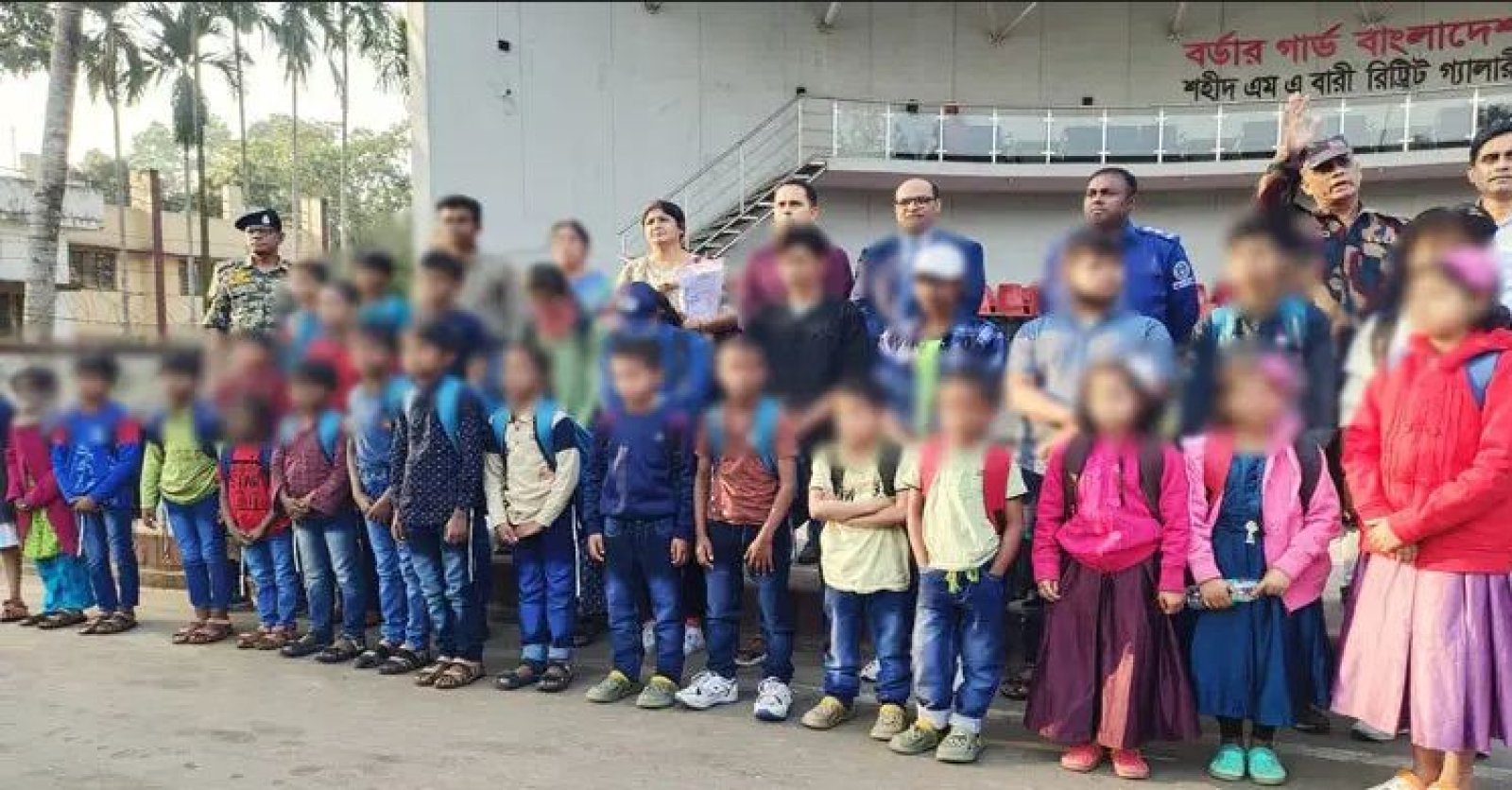 ভারতের কারাগারে মা-বাবা, শেল্টার হোম থেকে দেশে ফিরলো ২৮ বাংলাদেশি শিশু