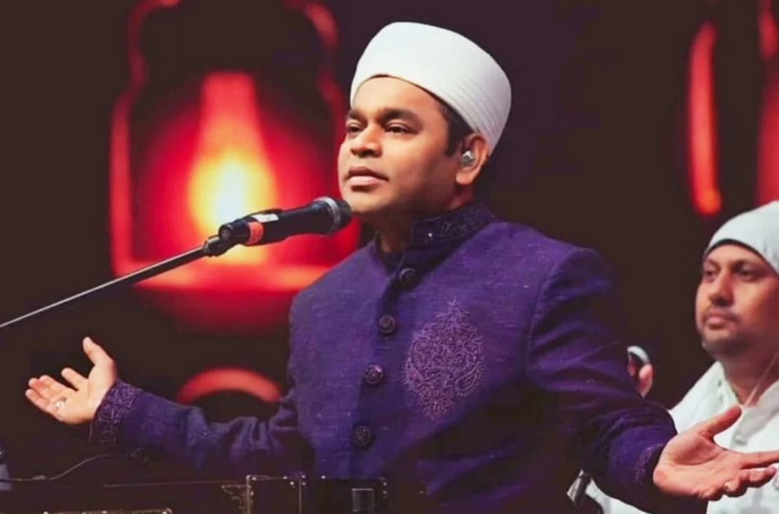 মুসলিম হওয়ায় বলিউডে কাজ পাচ্ছেন না রহমান! ‘মাদ্রাজ মোজার্টে’র বিস্ফোরণে ‘জল ঢালল’ বিজেপি