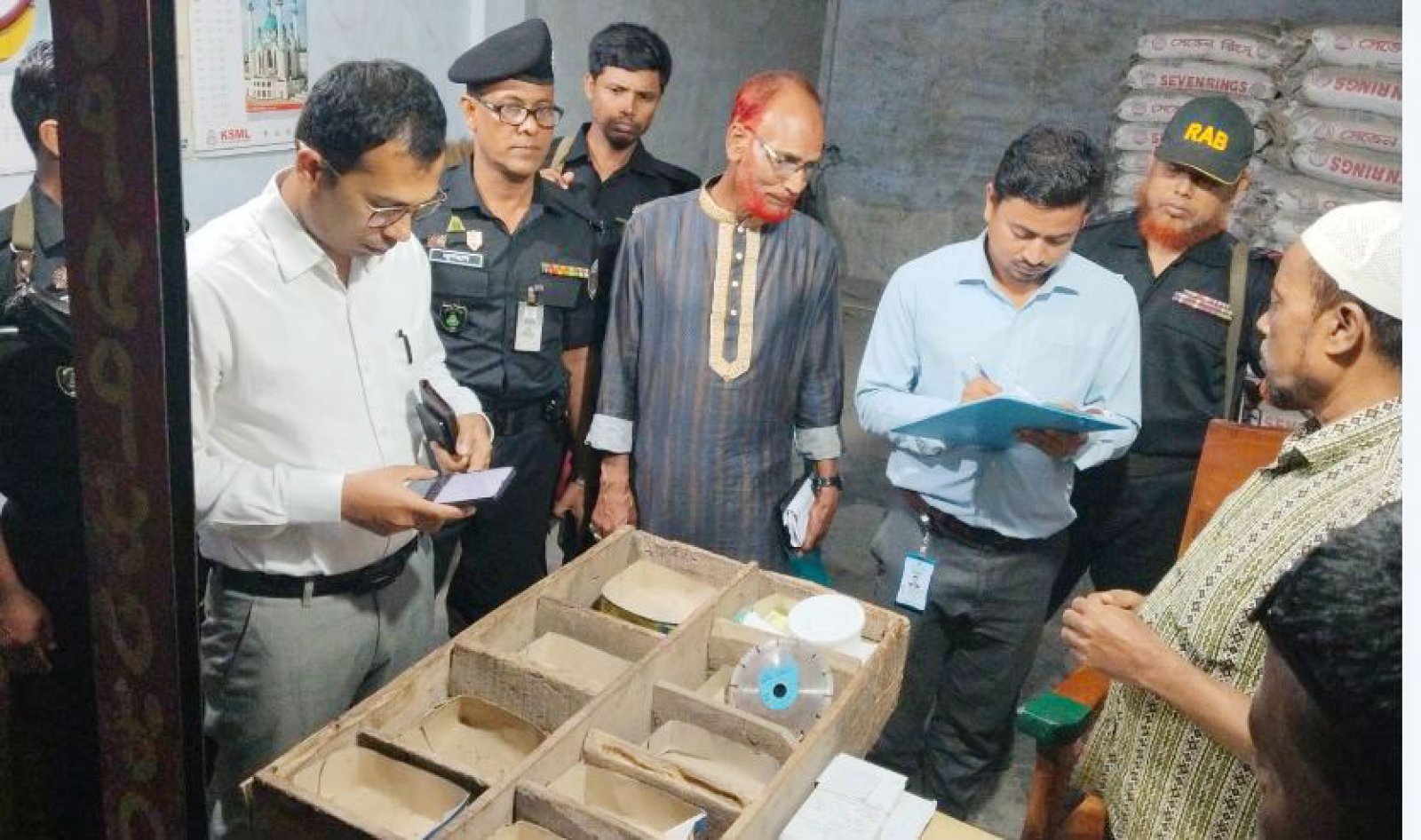 জয়পুরহাটে গ্যাস বিক্রয়ের লাইন্সেস না থাকায় ১০ হাজার টাকা জরিমানা