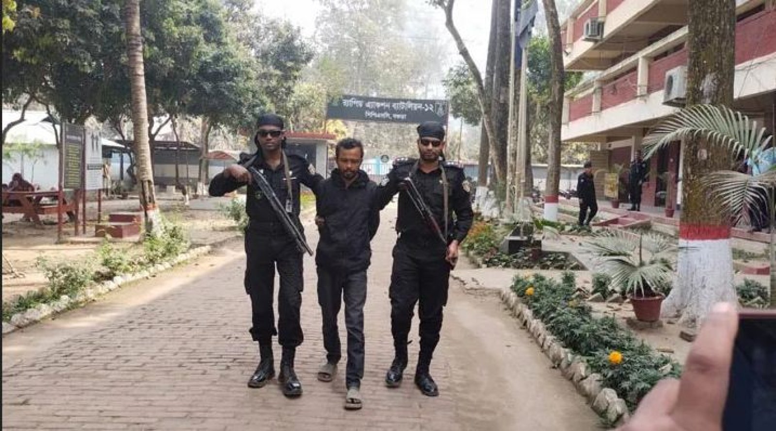 বগুড়ায় জামায়াত নেতা হত্যায় মা-ছেলে গ্রেপ্তার