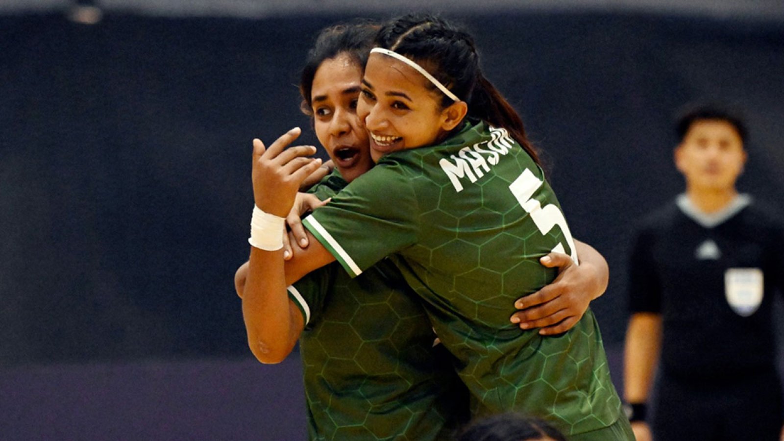 জয়ে ফিরলেন সাবিনারা