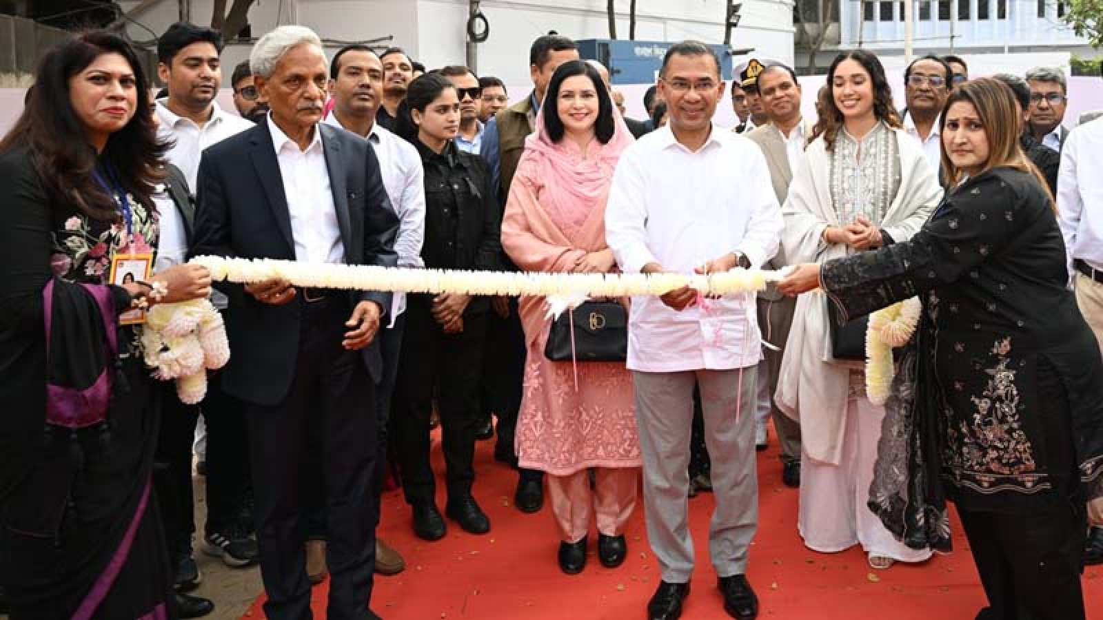 দুয়ার খুলল বইমেলা