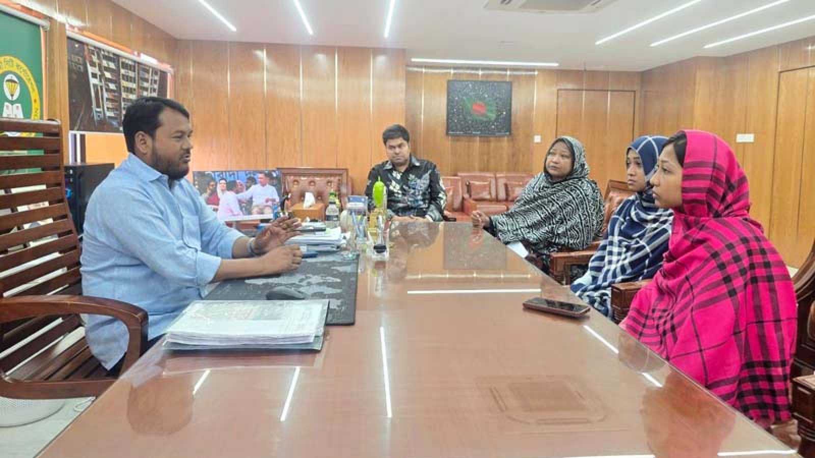 প্রধানমন্ত্রীর নির্দেশে কারাবন্দী বিএনপি নেতার পরিবারের পাশে রাসিক প্রশাসক