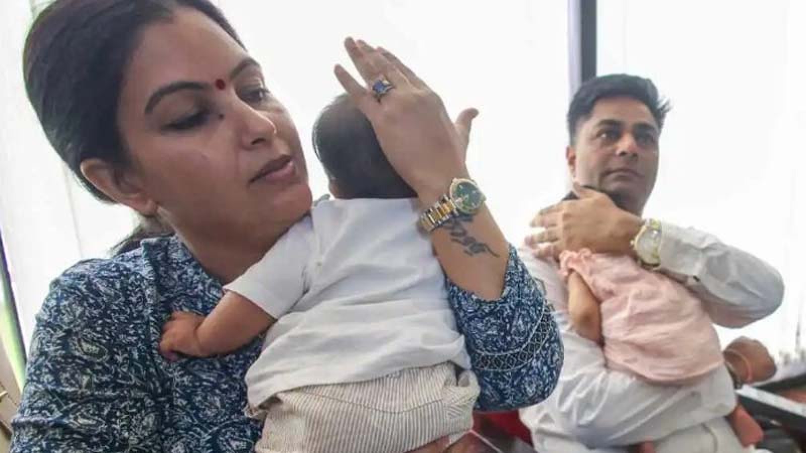 নিজেদের সঙ্গে মেলে না সন্তানের চেহারা, আদালতে দম্পত্তি