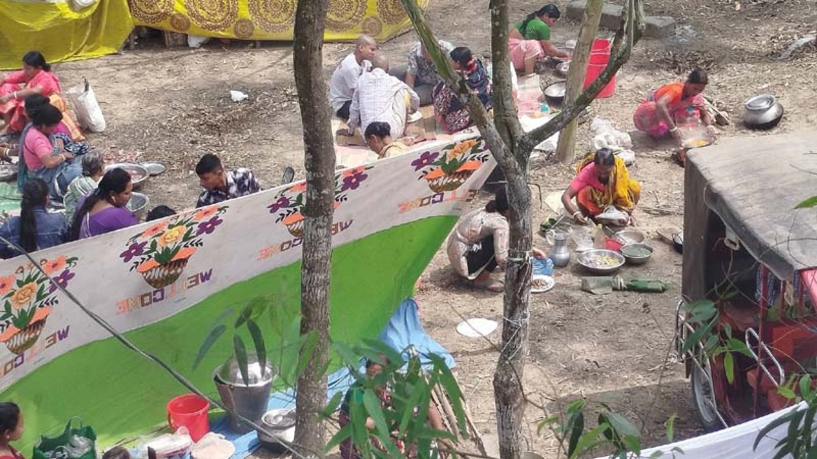 পার্বতীপুরে হিন্দু ধর্মাবলম্বীদের বারনী স্নান মেলা অনুষ্ঠিত