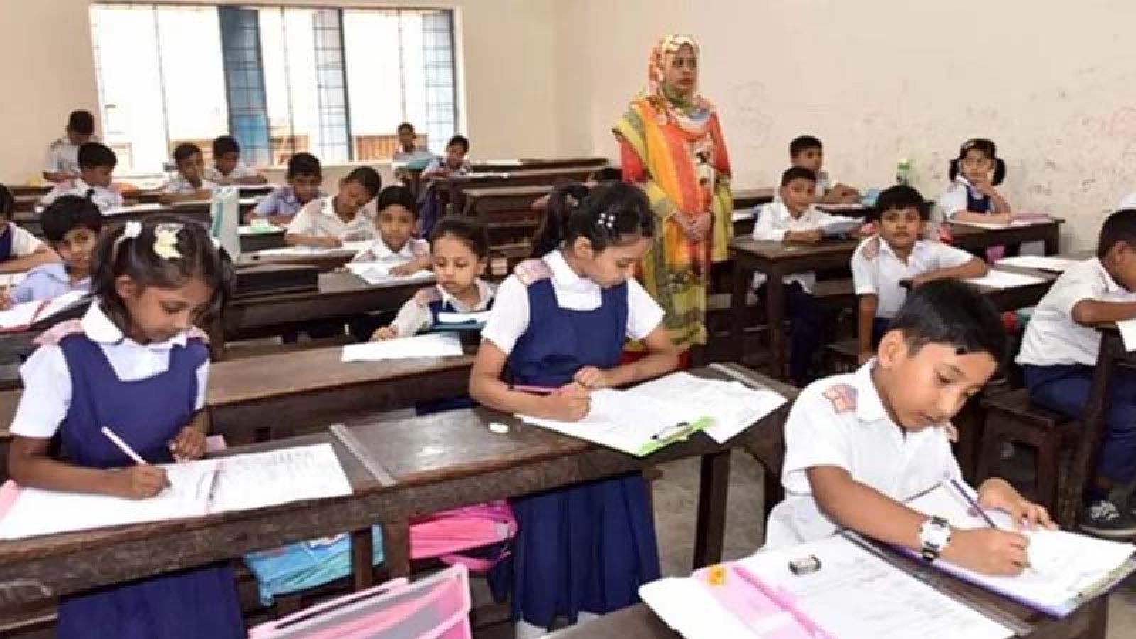 প্রথম শ্রেণিতে ভর্তি লটারিতে, দ্বিতীয়-নবমে পরীক্ষা