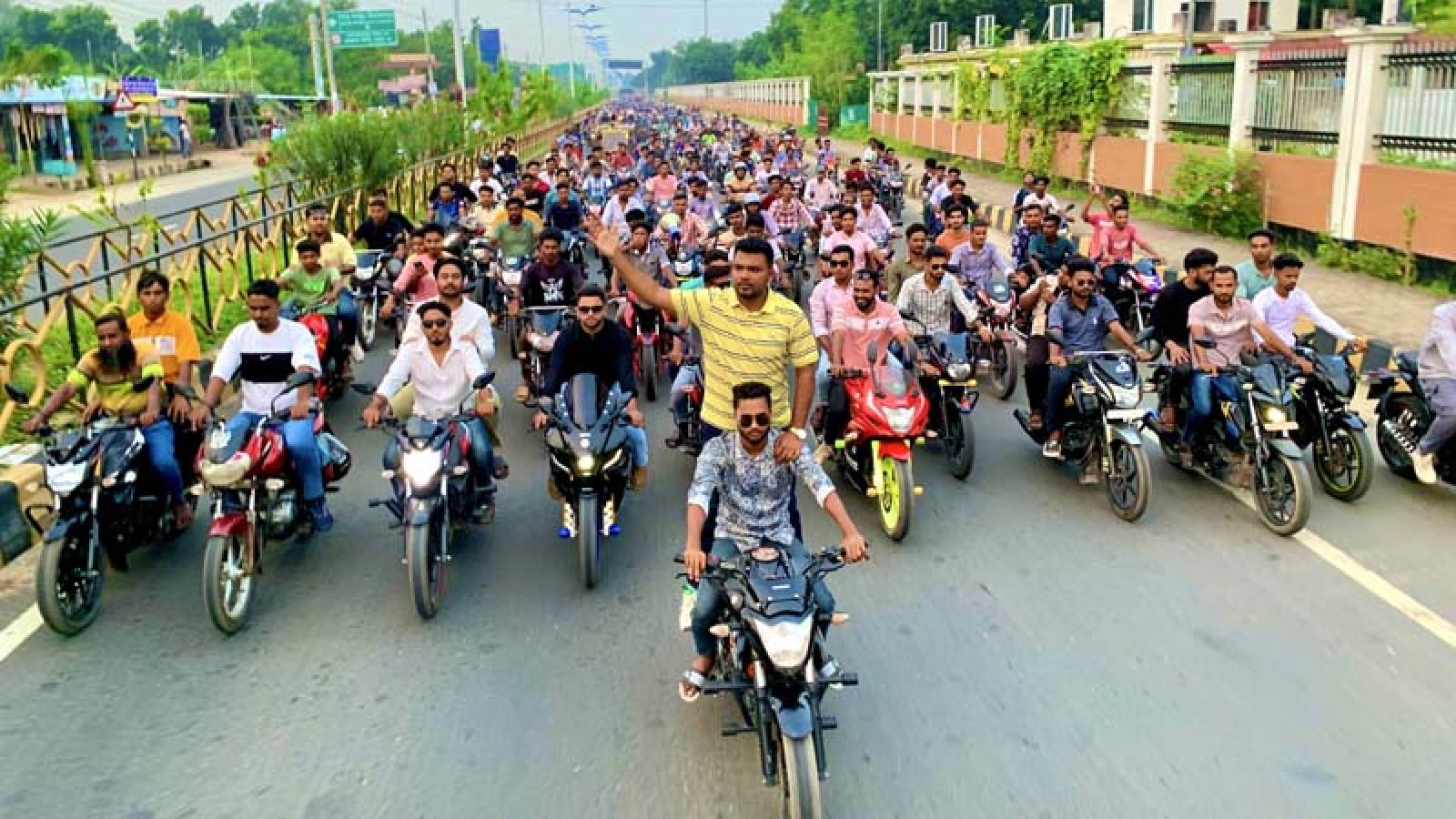 ছাত্রদলের মোটরসাইকেল র‌্যালি, সন্ত্রাস-নৈরাজ্য প্রতিহতের আহ্বান