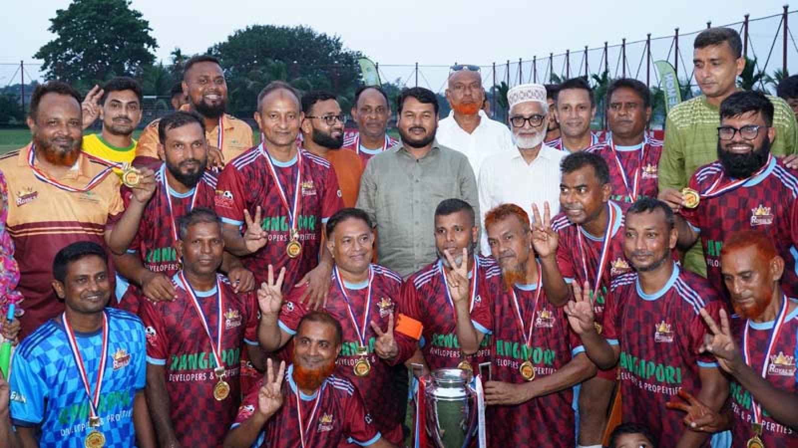 মাস্টার্স কাপ ফুটবল টুর্নামেন্টের পুরস্কার বিতরণ