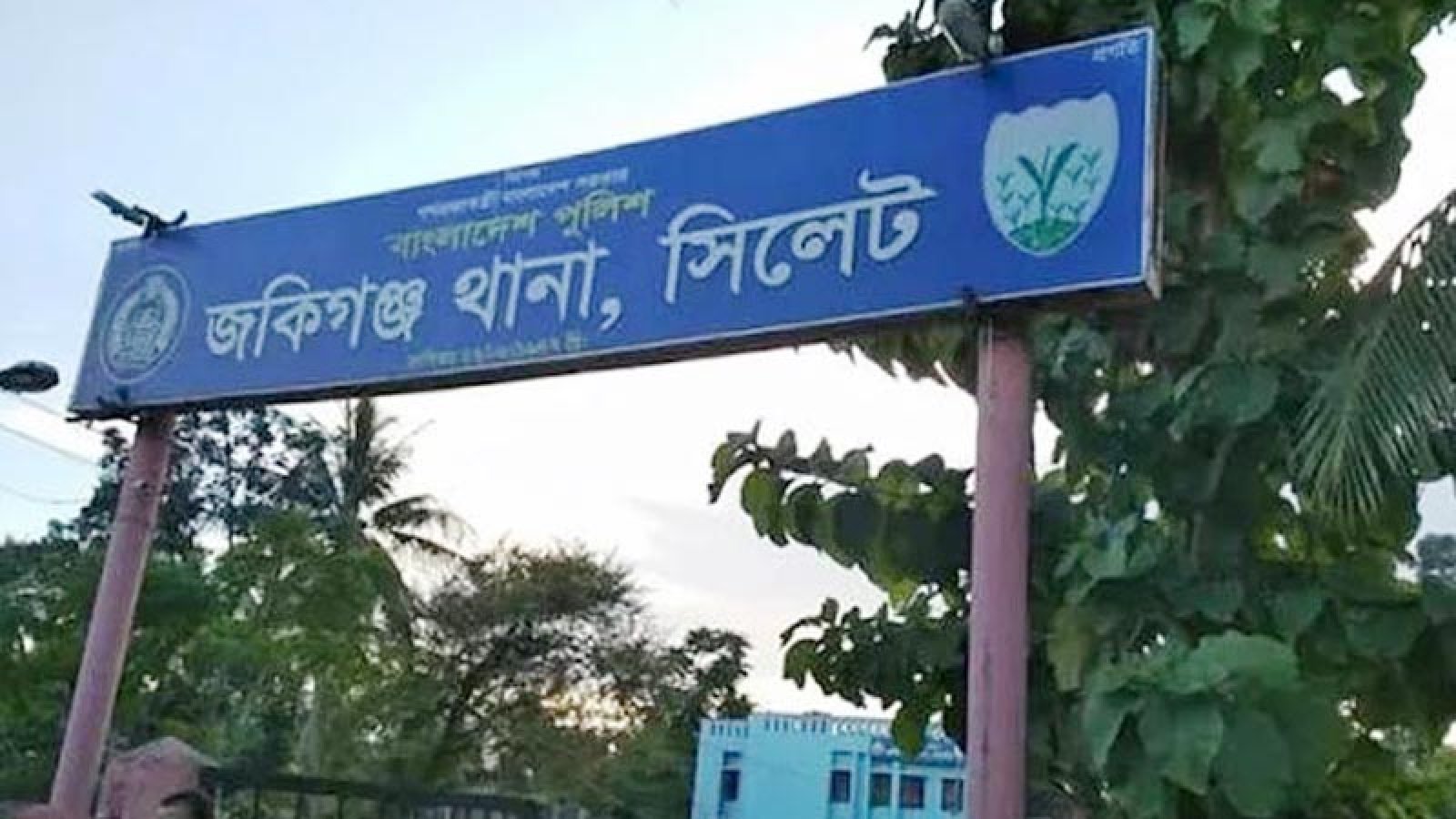 একই রশিতে ঝুলছিল অন্তঃসত্ত্বা গৃহবধূ ও শিশু সন্তানের লাশ