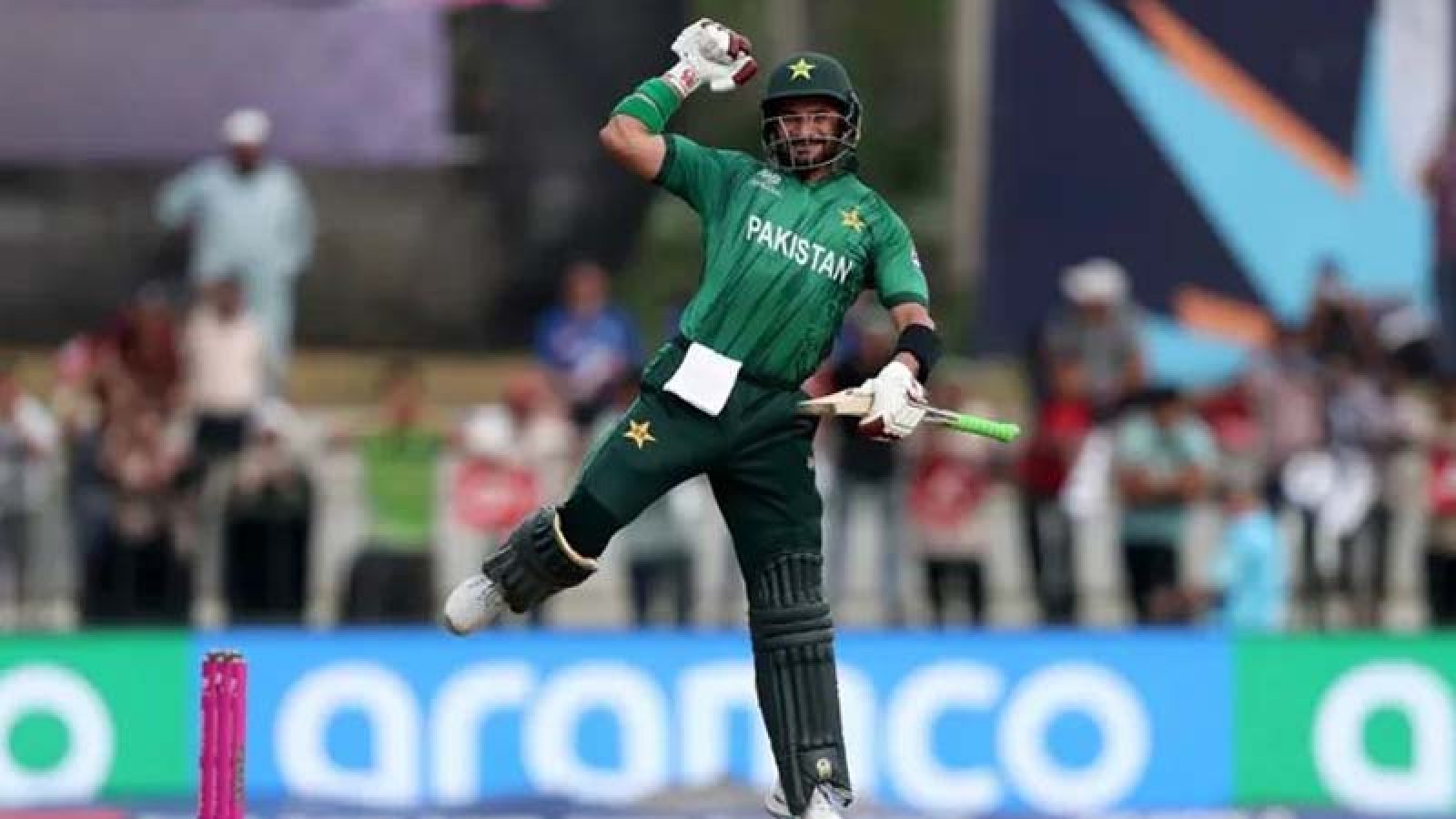 বড় জয়ে সুপার এইটে পাকিস্তান