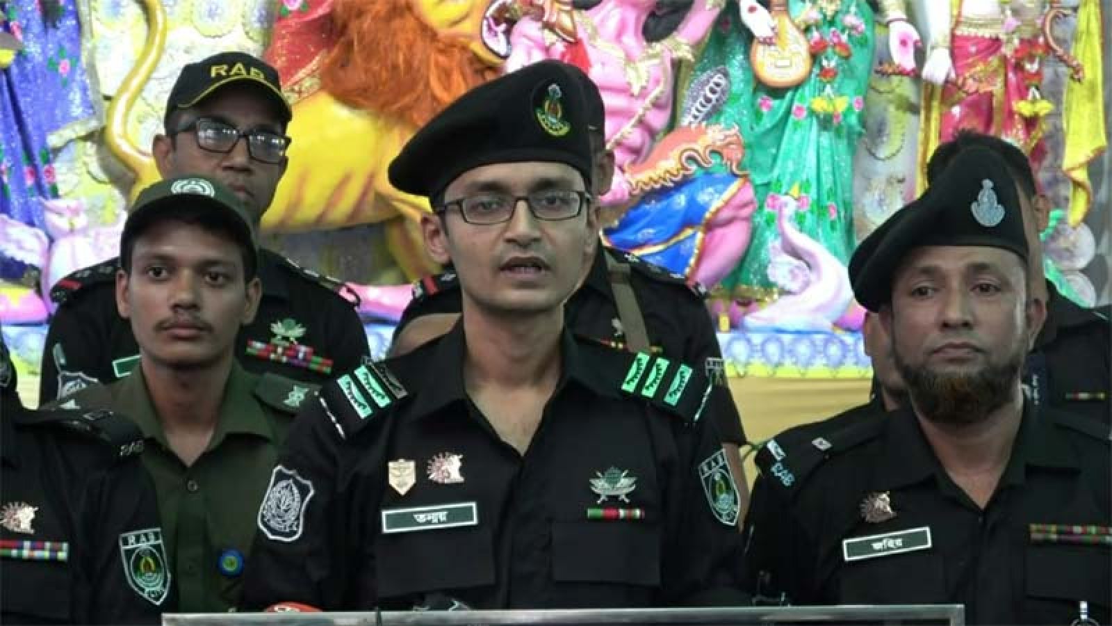 নাটোরে দুর্গাপূজার নিরাপত্তায় সতর্ক এসআরবি