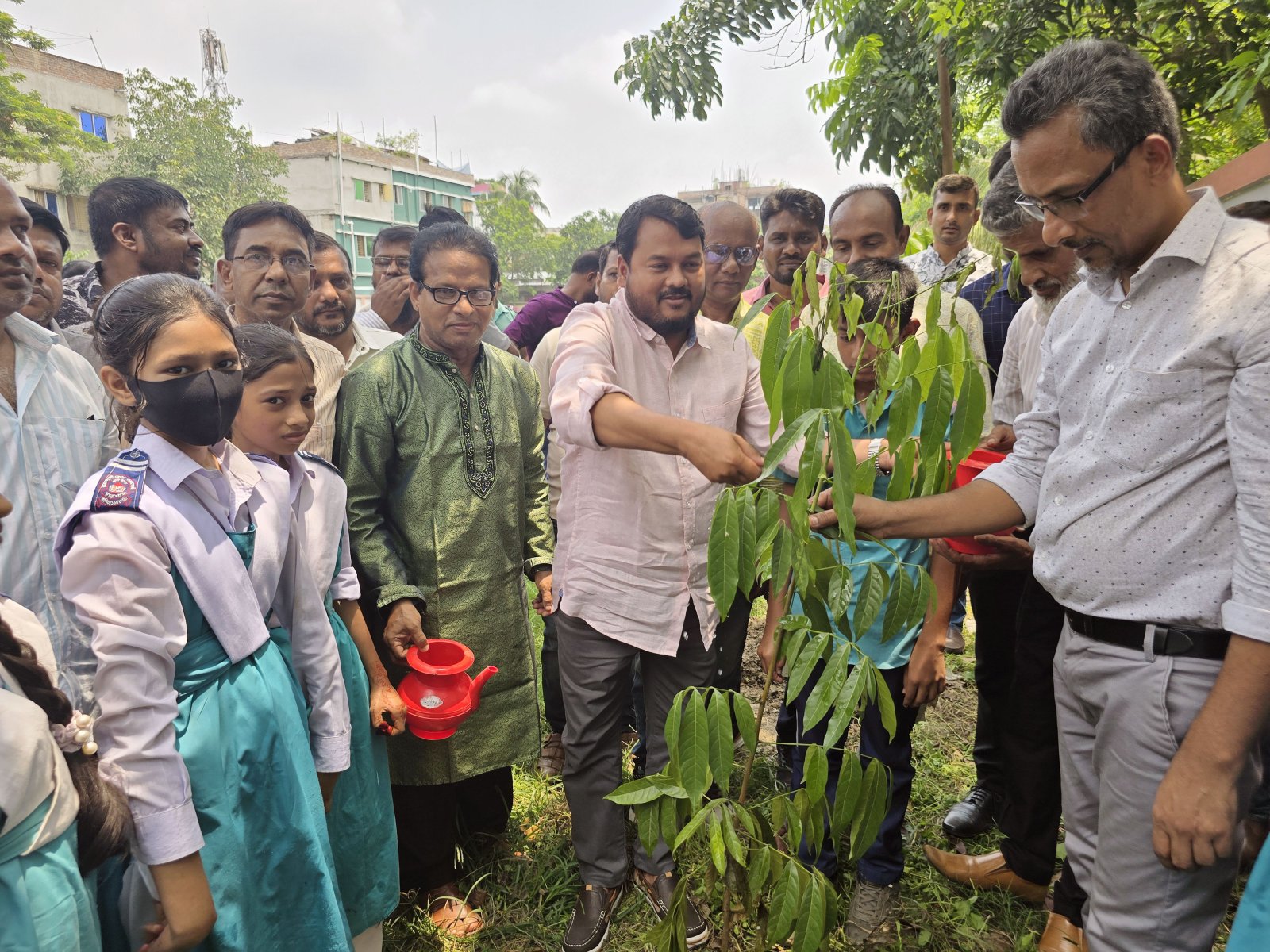 রাজশাহী কোর্ট একাডেমিতে বৃক্ষরোপণ কর্মসূচির উদ্বোধন