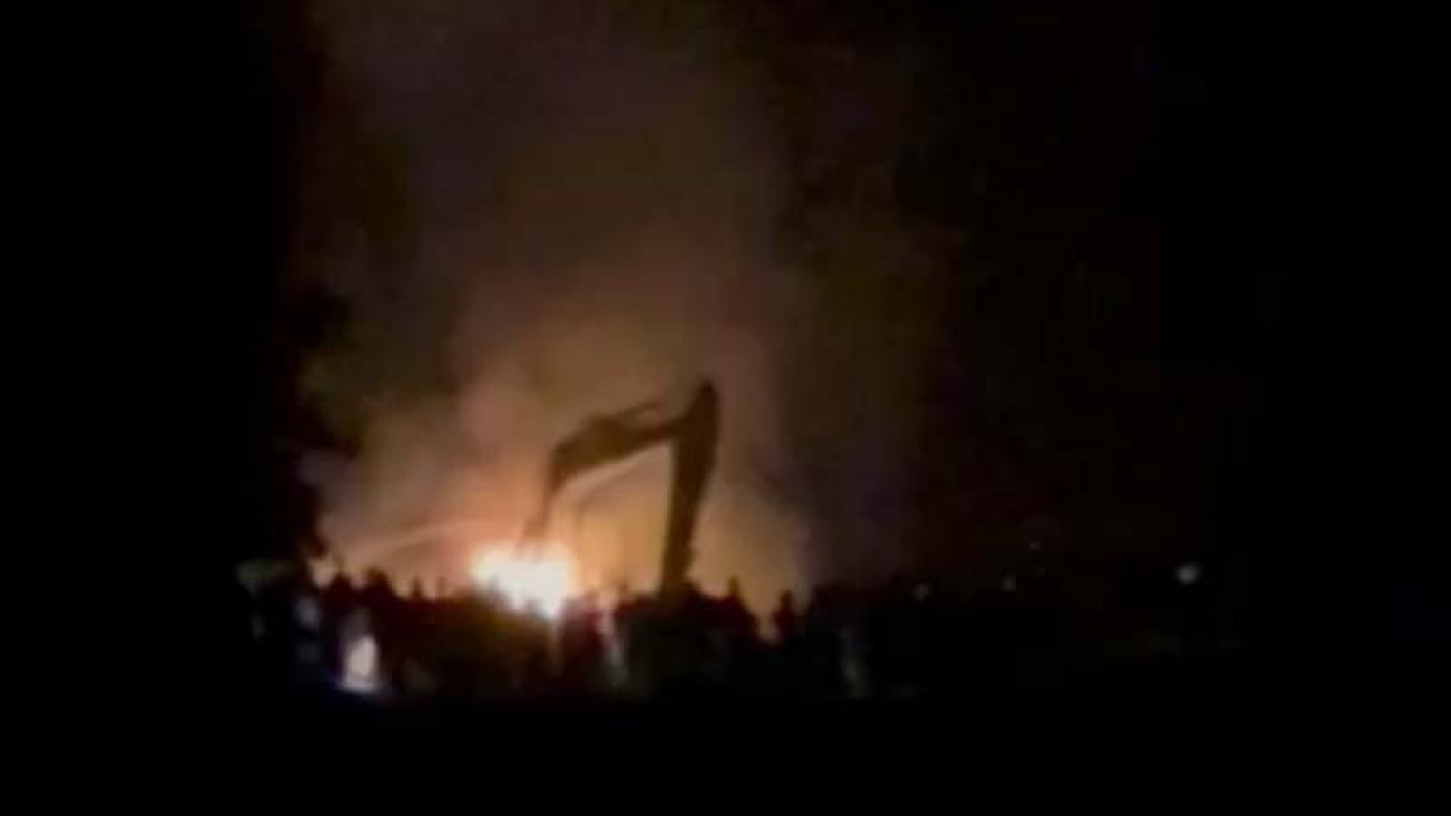 চারঘাটে চাঁদা না দিয়ায় সরকারি খাল খনন ব্যবহৃত