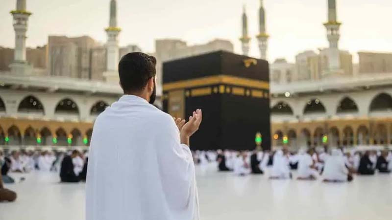 সরকারি ব্যবস্থাপনায় হজের দুই প্যাকেজ ঘোষণা