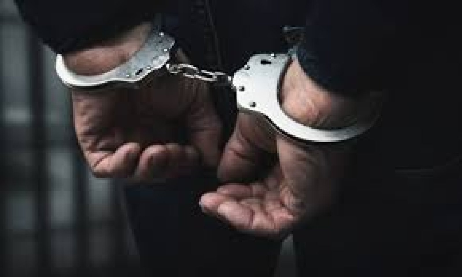নাটোরে স্বামীকে গলা কেটে হত্যা, স্ত্রী আটক
