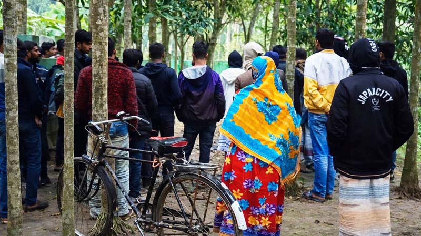 ঋণের মামলা থেকে বাঁচতে আত্মহত্যার পথ বেছে নিলেন সবুর