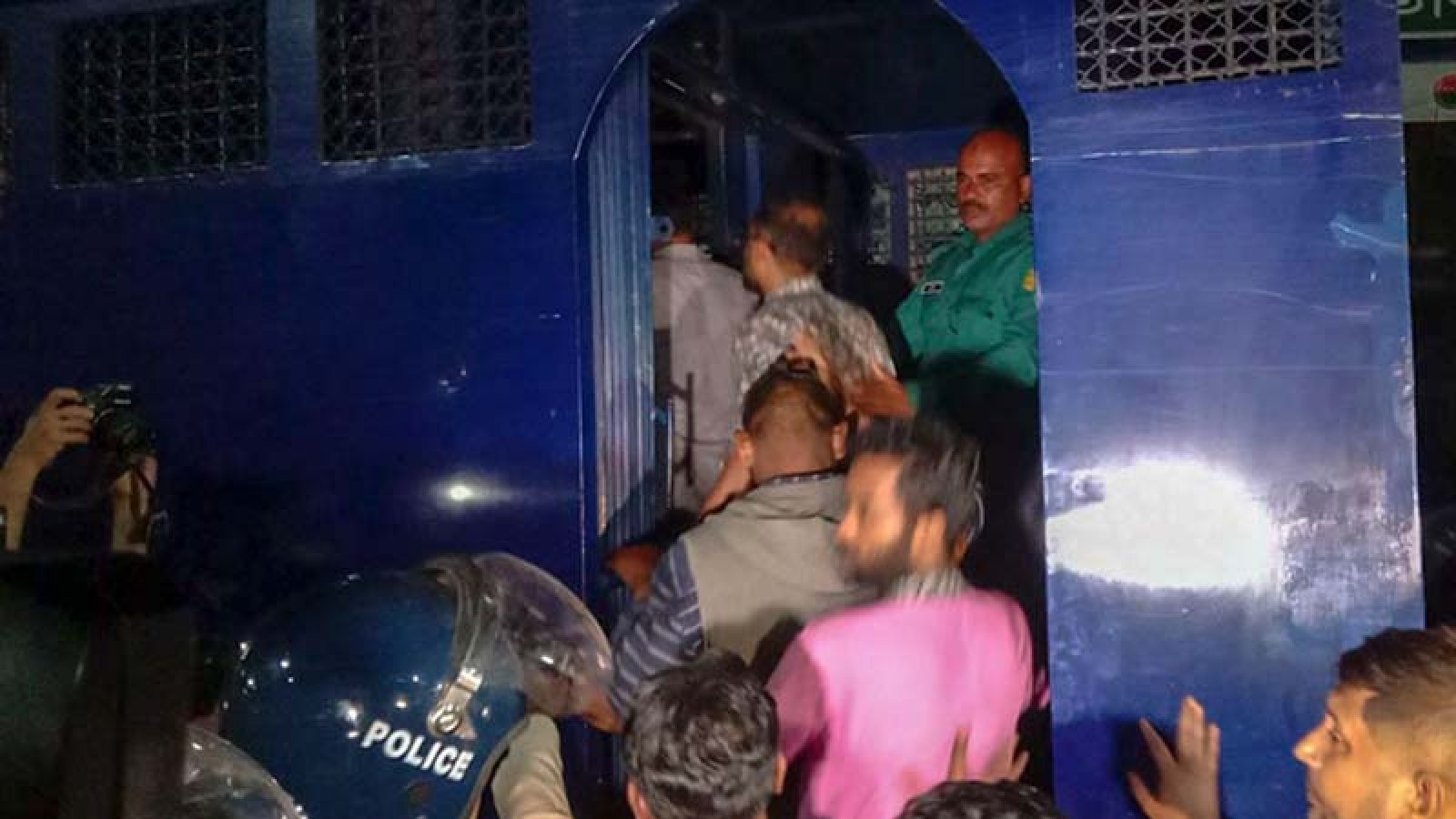 ‘রাজনৈতিক মামলায়’ আটক ব্যক্তিদের মুক্তি চান ৩০ নাগরিক