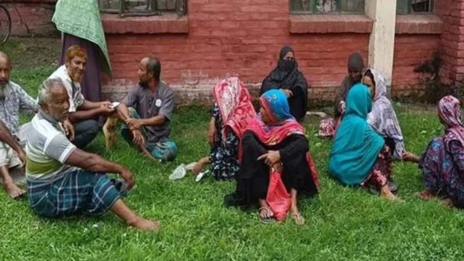 অসুস্থ গরুর মাংস কাটায় ৩৫ জন অ্যানথ্রাক্সে আক্রান্ত