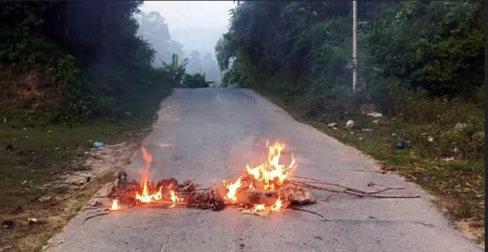 চতুর্থ দিনেও অচল সাজেক সড়ক, ক্ষতির মুখে পর্যটন ব্যবসায়ীরা