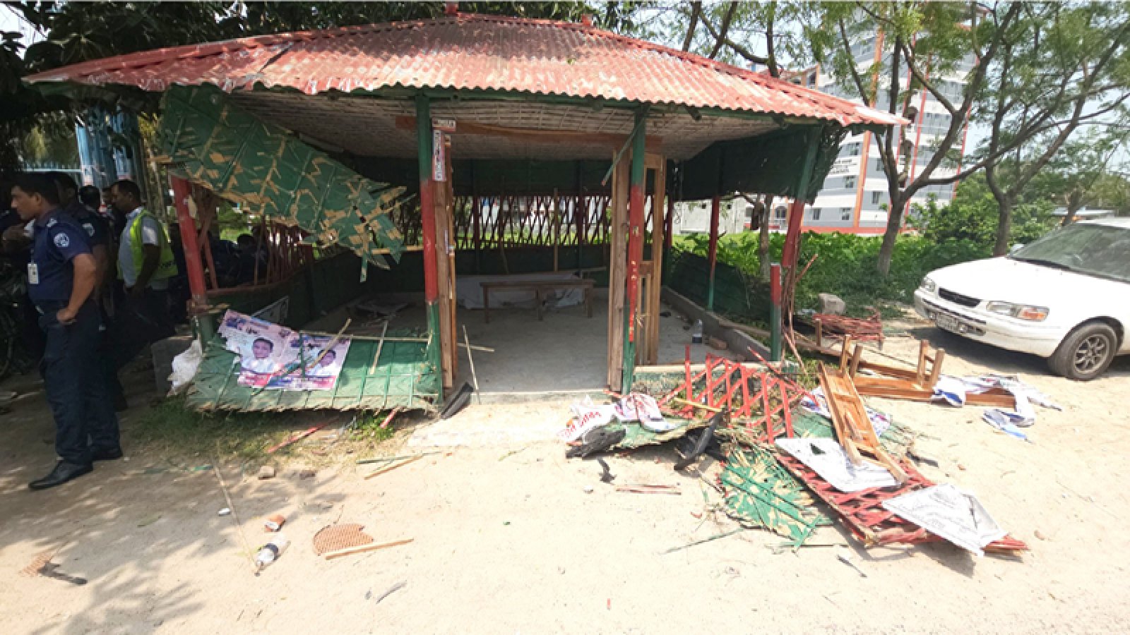 ঈশ্বরদীতে ছাত্রশিবির-ছাত্রদলের সংঘর্ষে গুলিবর্ষণ ও ভাঙচুর, আহত ৭