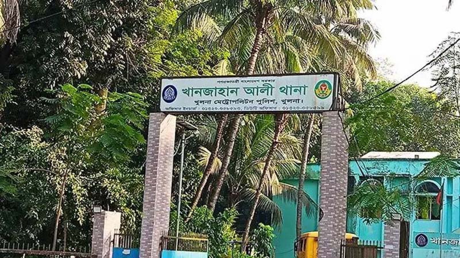 খুলনায় প্রকাশ্যে গুলি করে যুবককে হত্যা