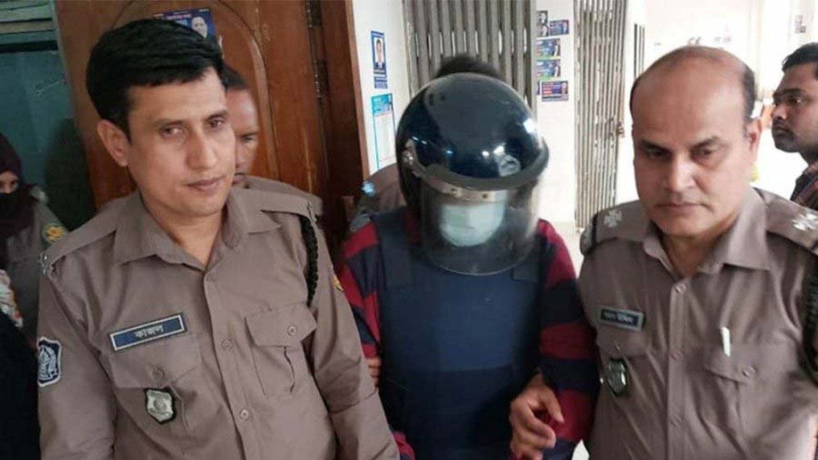 গৃহকর্মী নির্যাতন: বিমানের এমডি ও তার স্ত্রী গ্রেফতার