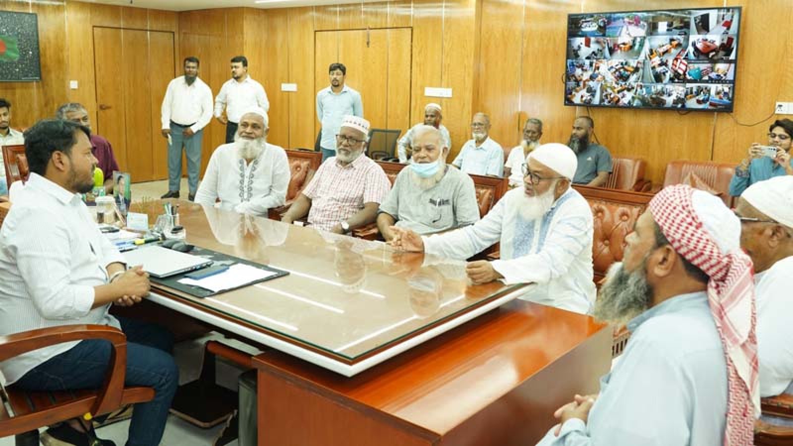 রাসিক প্রশাসকের সঙ্গে মদিনানগর জামে মসজিদ কমিটির নেতৃবৃন্দের সৌজন্য সাক্ষাৎ