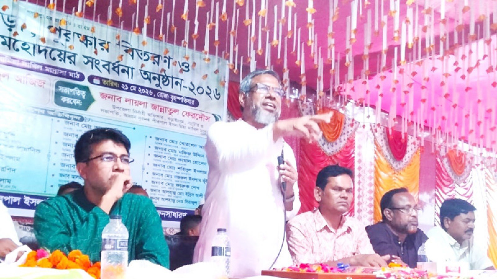 বড়াইগ্রামে আগ্রান নুরদহ ইসলামিয়া দাখিল মাদ্রাসায় সংসদ সদস্যকে সংবর্ধনা প্রদান