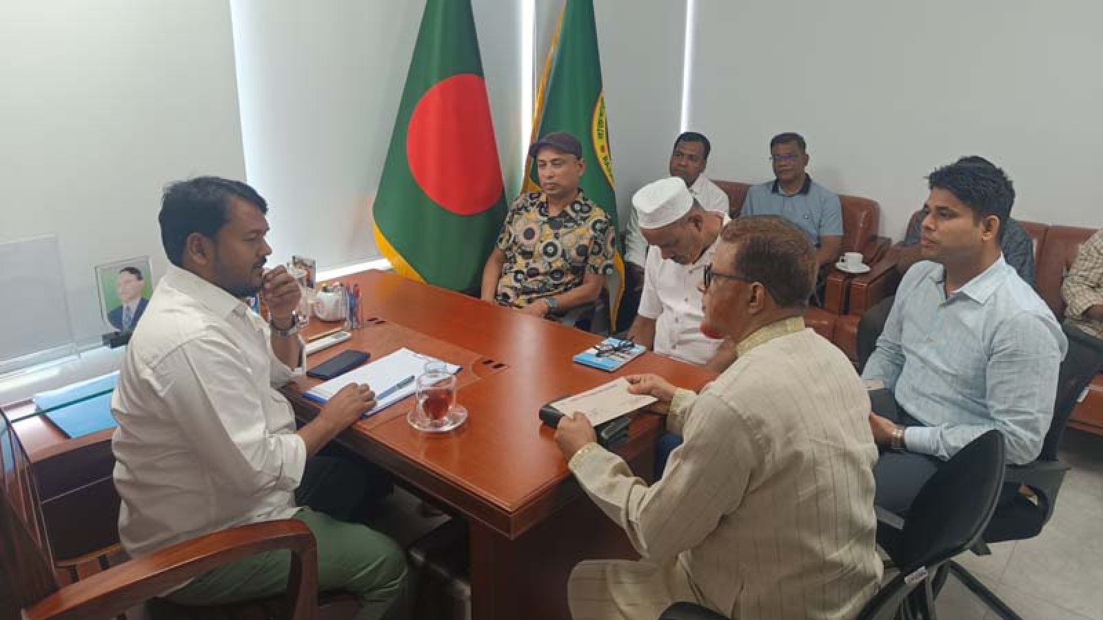রাসিক প্রশাসকের সাথে বিভিন্ন ব্যক্তি, প্রতিষ্ঠান ও সংগঠনের প্রতিনিধিদের সৌজন্য সাক্ষাৎ