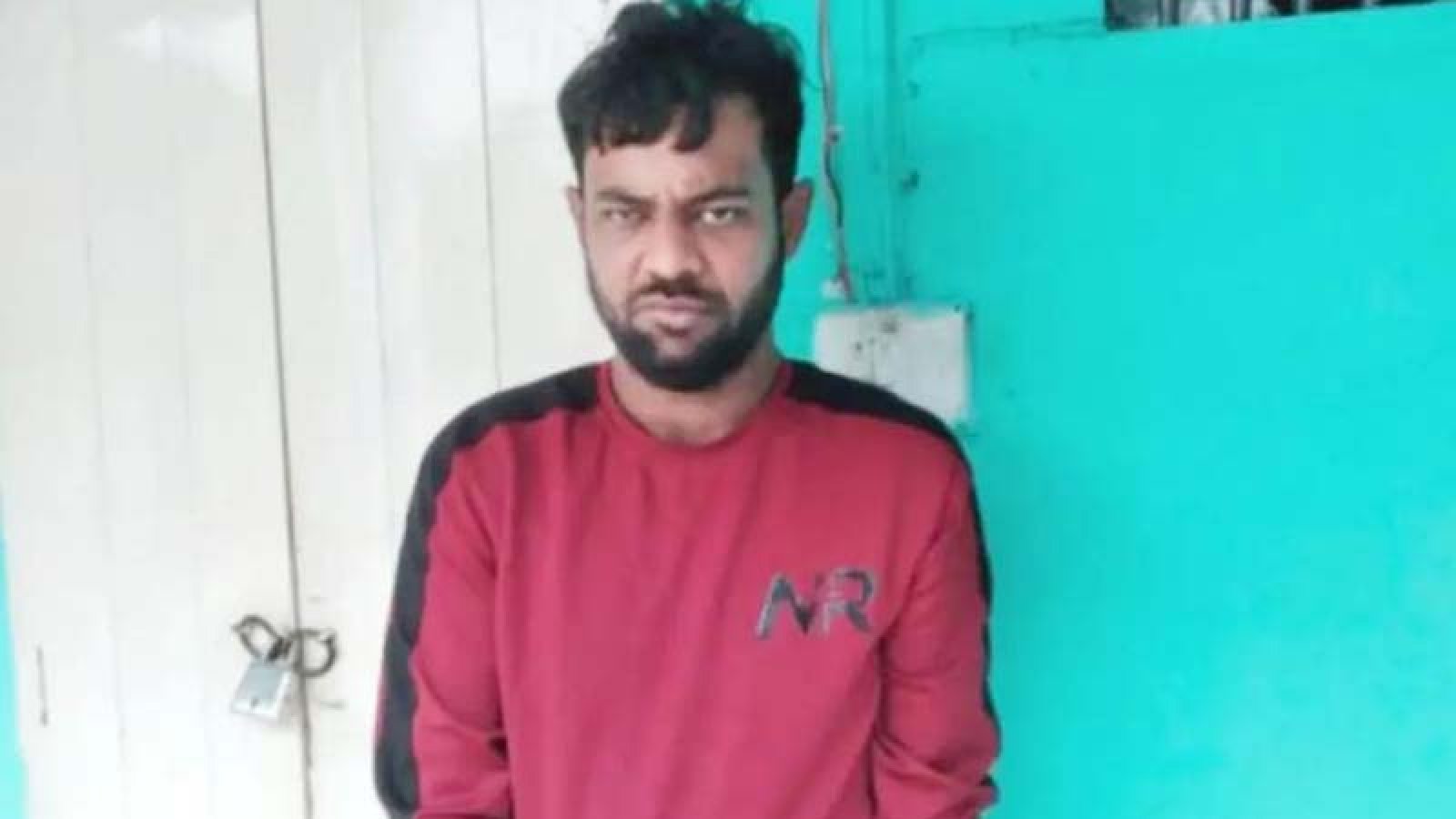 শ্লীলতাহানির চেষ্টাকালে নারীর দায়ের কোপে একাধিক মামলার আসামি নিহত