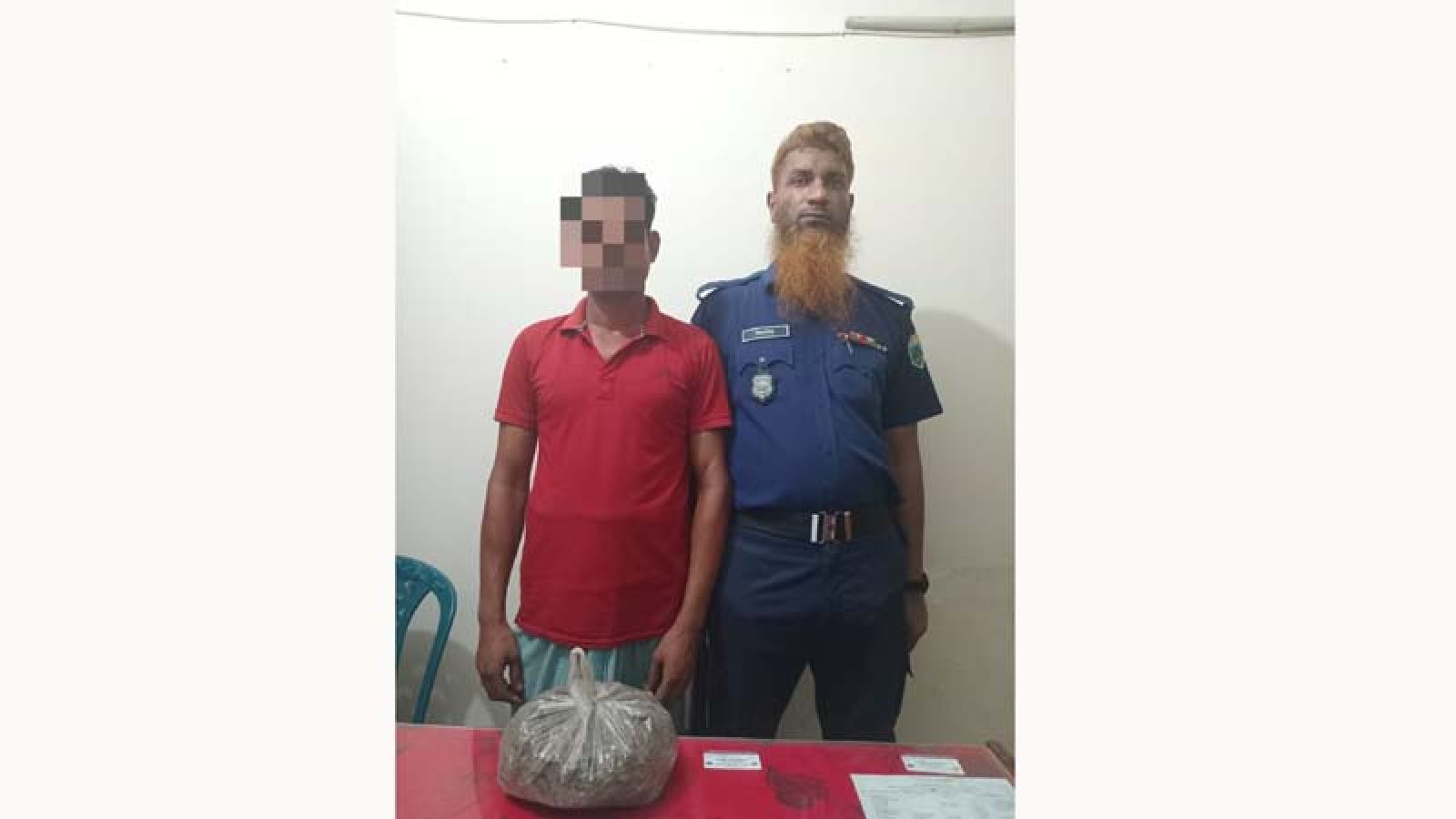 গোদাগাড়ীতে ৫০০ গ্রাম গাঁজাসহ ১ জন গ্রেফতার