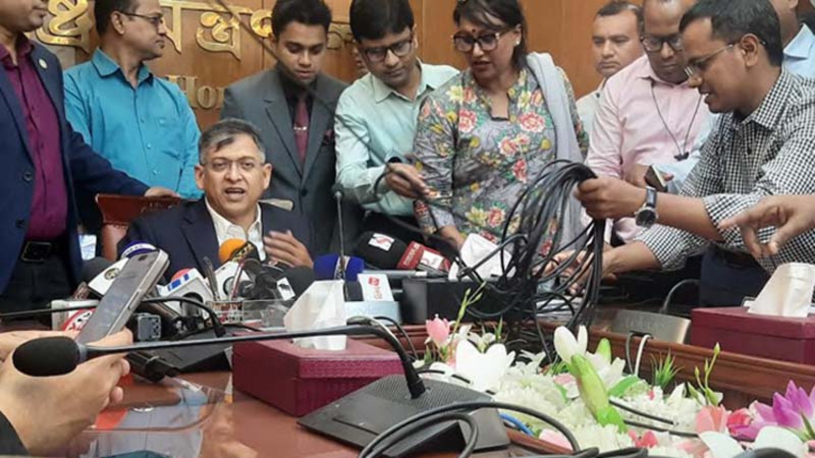 জরুরি ভিত্তিতে ২৭০১ কনস্টেবল নিয়োগ দেওয়া হবে: স্বরাষ্ট্রমন্ত্রী